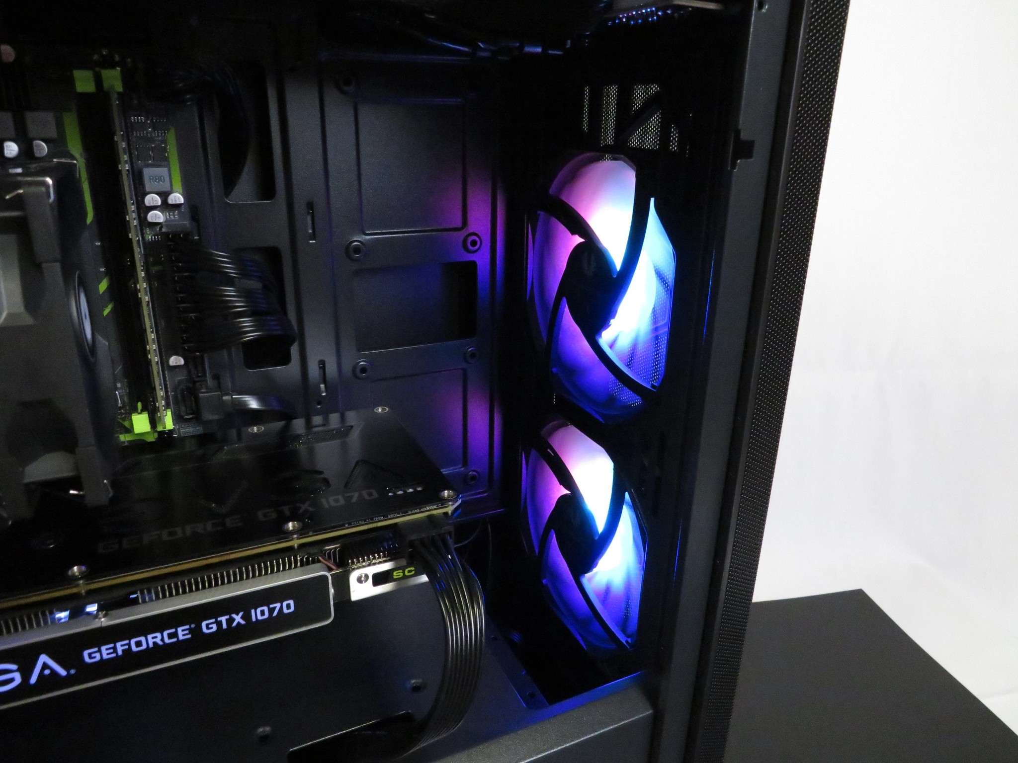 Budget Master! GTX 1070 + Xeon E5 2650 V4 + 32 GB DDR4 + 1 TB SSD