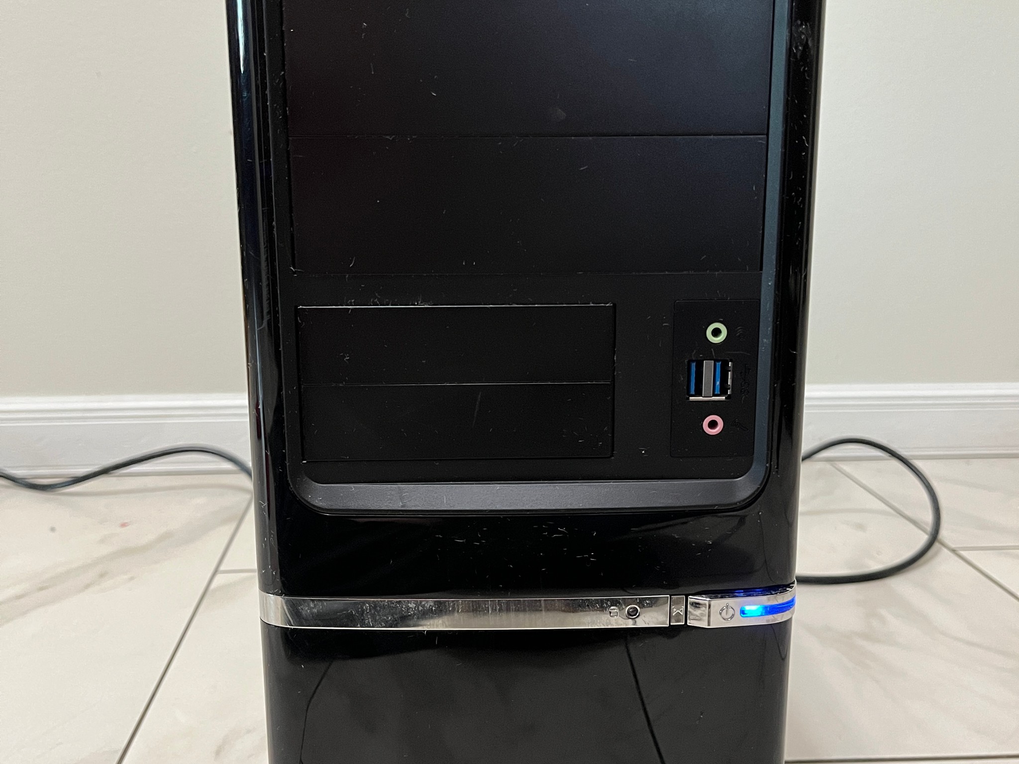 AMD RX 7800 XT 16GB, AMD Ryzen 5 7600x, 16GB RAM, 1TB SSD - High FPS Office Gaming PC w/ Wi-Fi & BT