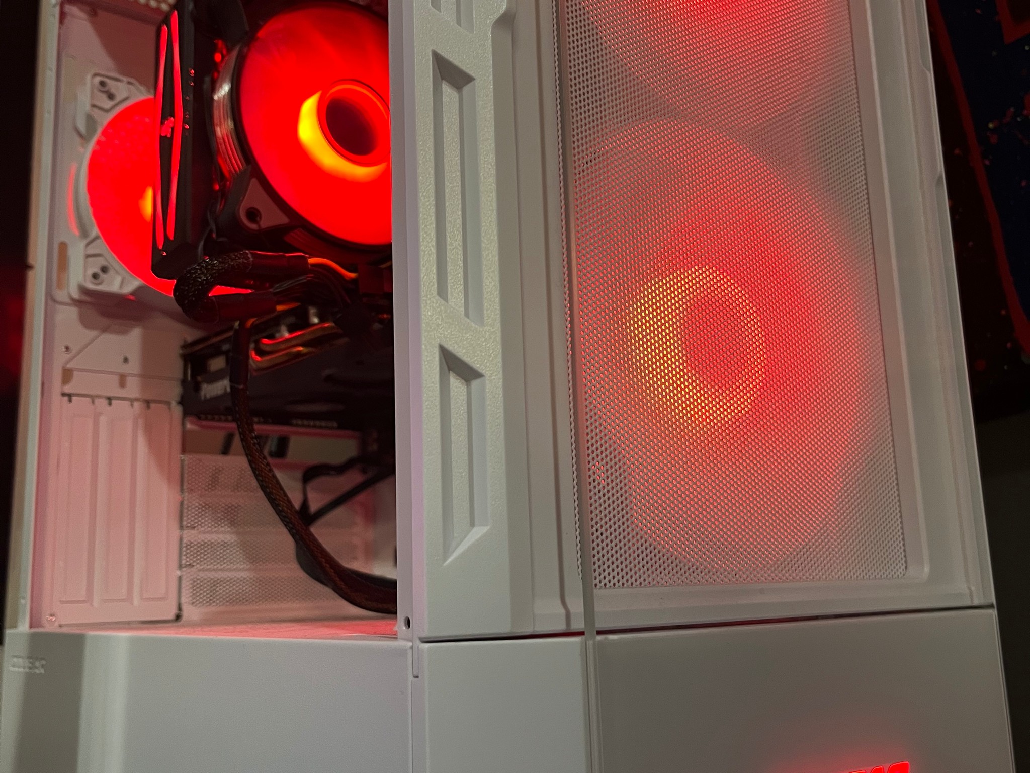 ALL WHITE 1080p/1440p Streaming/Gaming PC | RX 5700XT, Intel i7 10700, 512GB SSD, 32GB DDR4