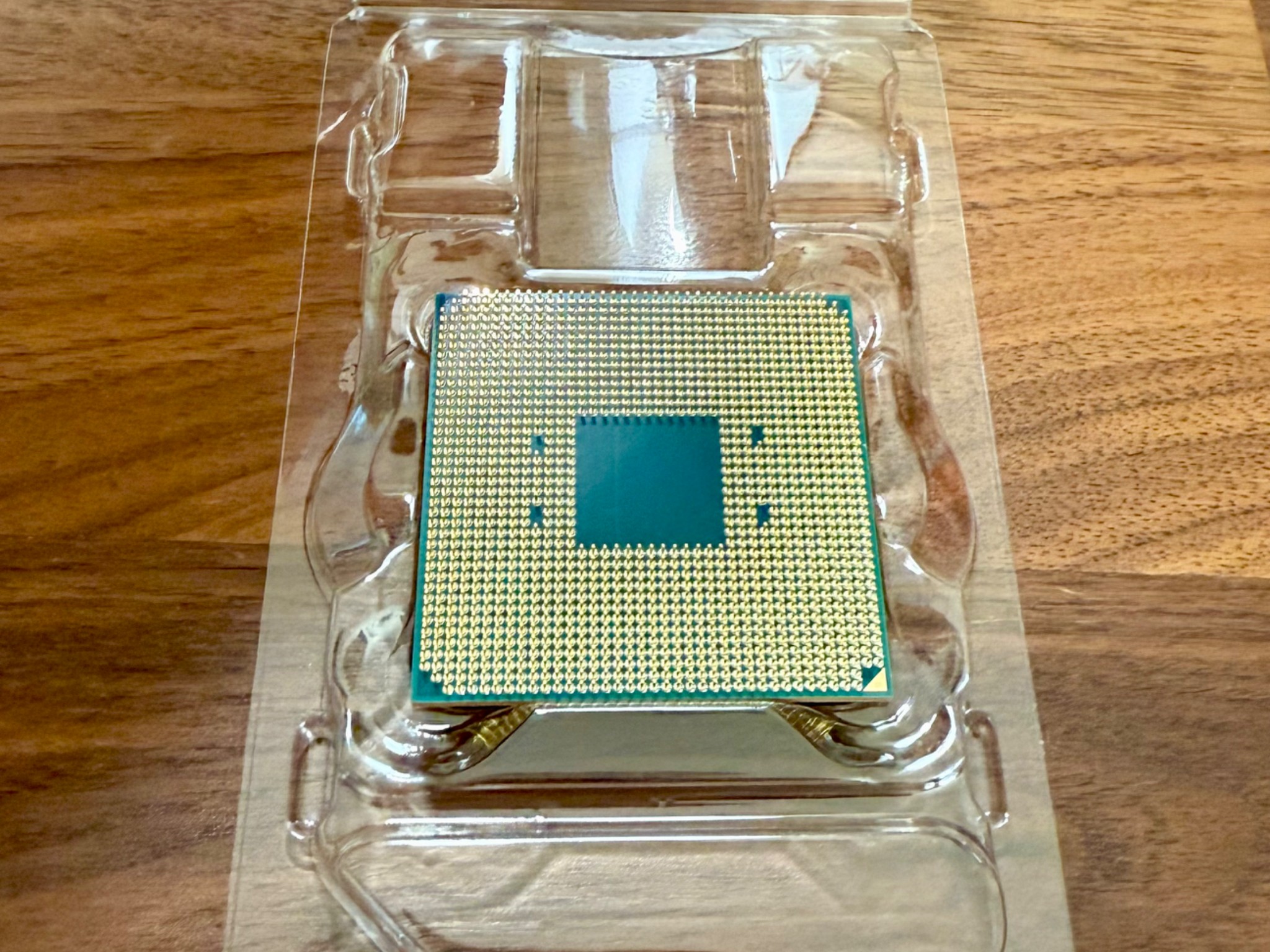 AMD Ryzen 7 5700X3D (8 Cores/16 Threads, 3D V-Cache)