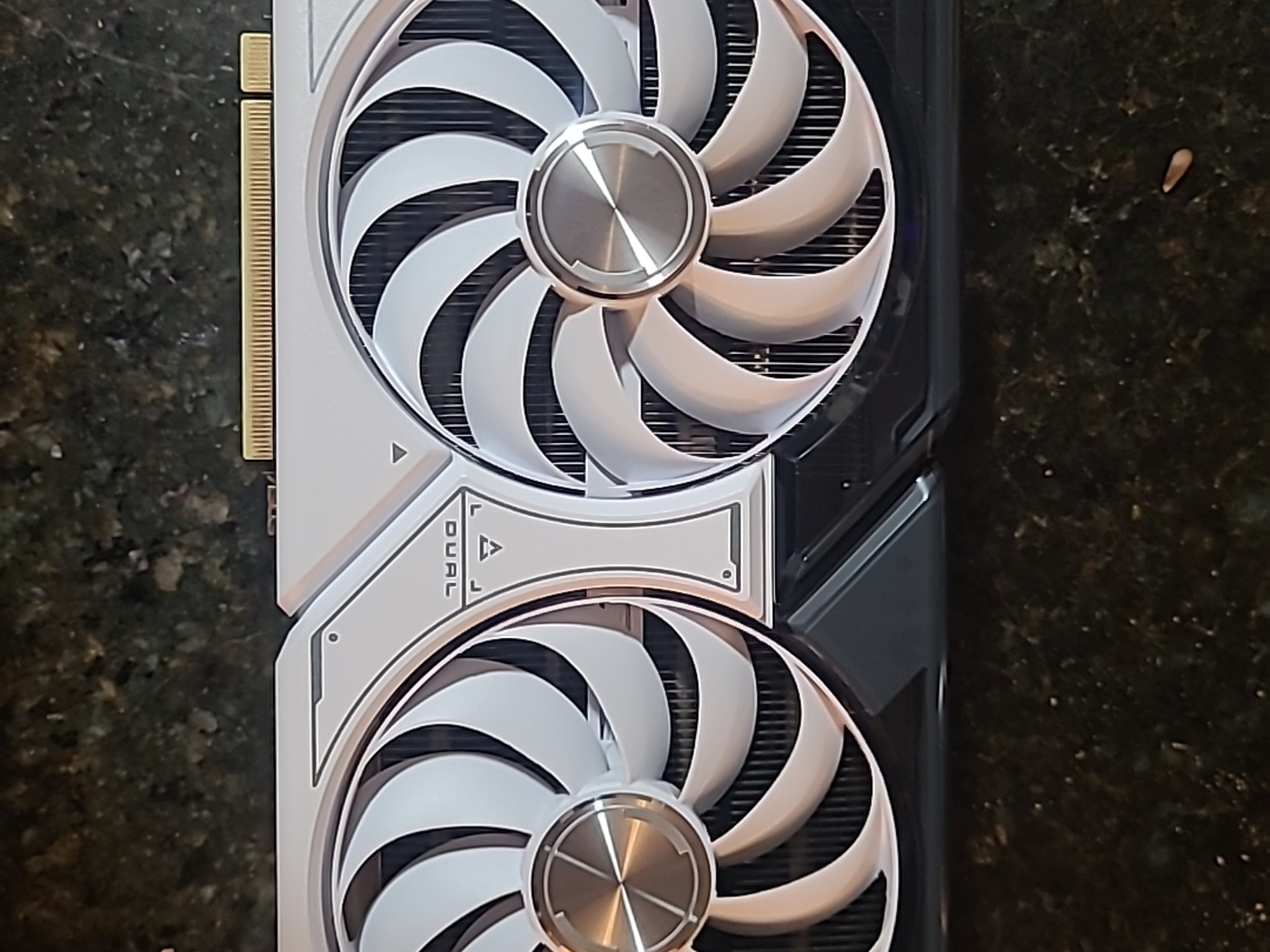 Asus 4070 white