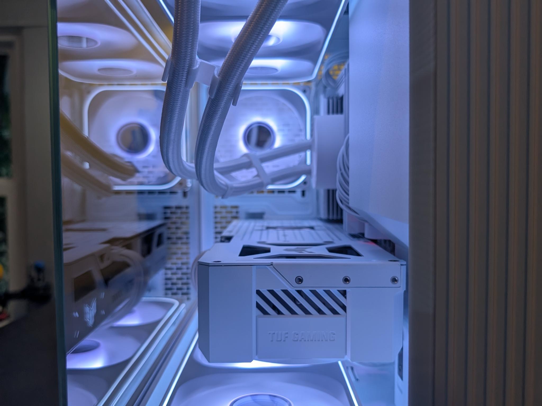 Content Creator/Steaming/Gaming PC | 7900x3d, RTX 5070 Ti | All White | 2TB | Win. 11 Pro