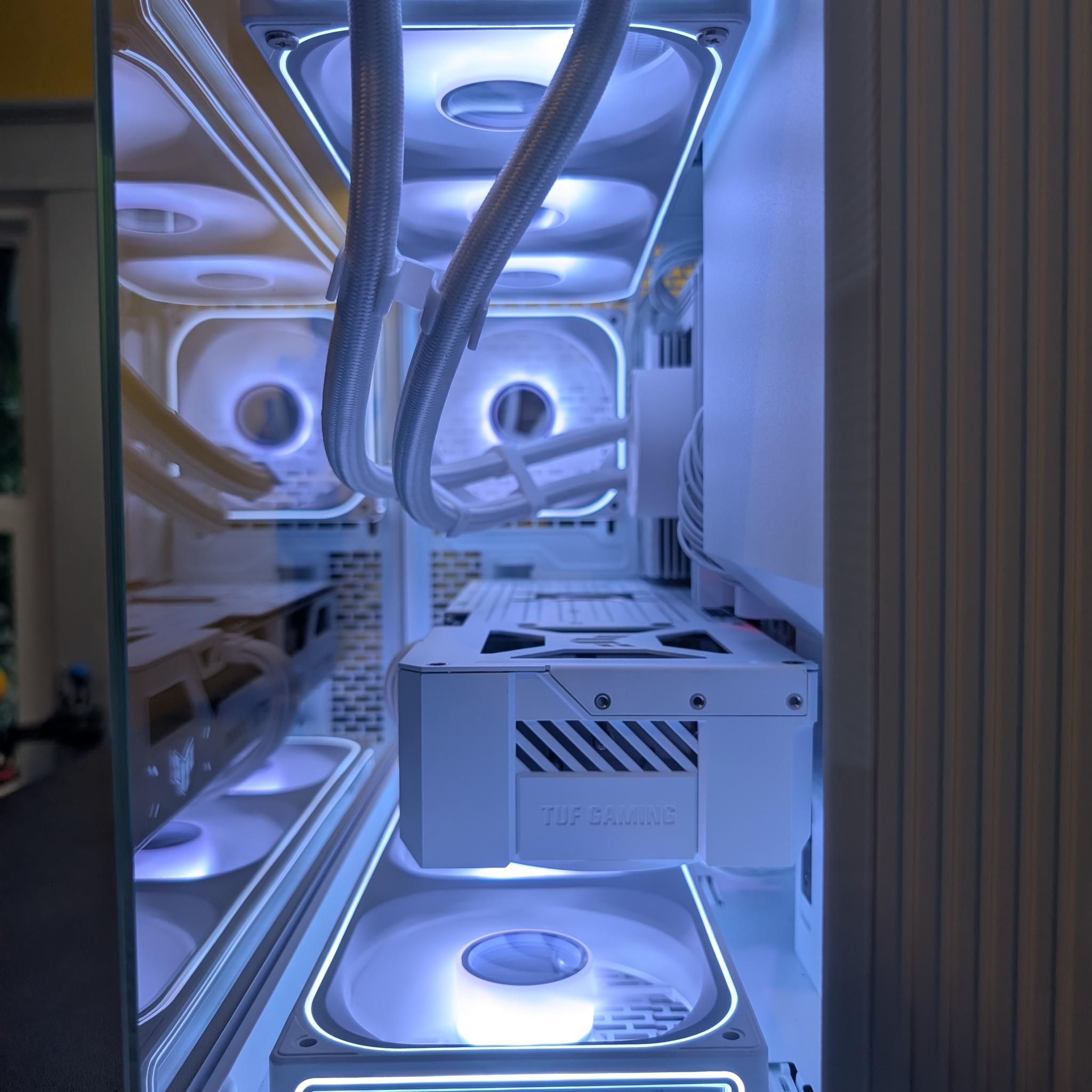 Content Creator/Steaming/Gaming PC | 7900x3d, RTX 5070 Ti | All White | 2TB | Win. 11 Pro