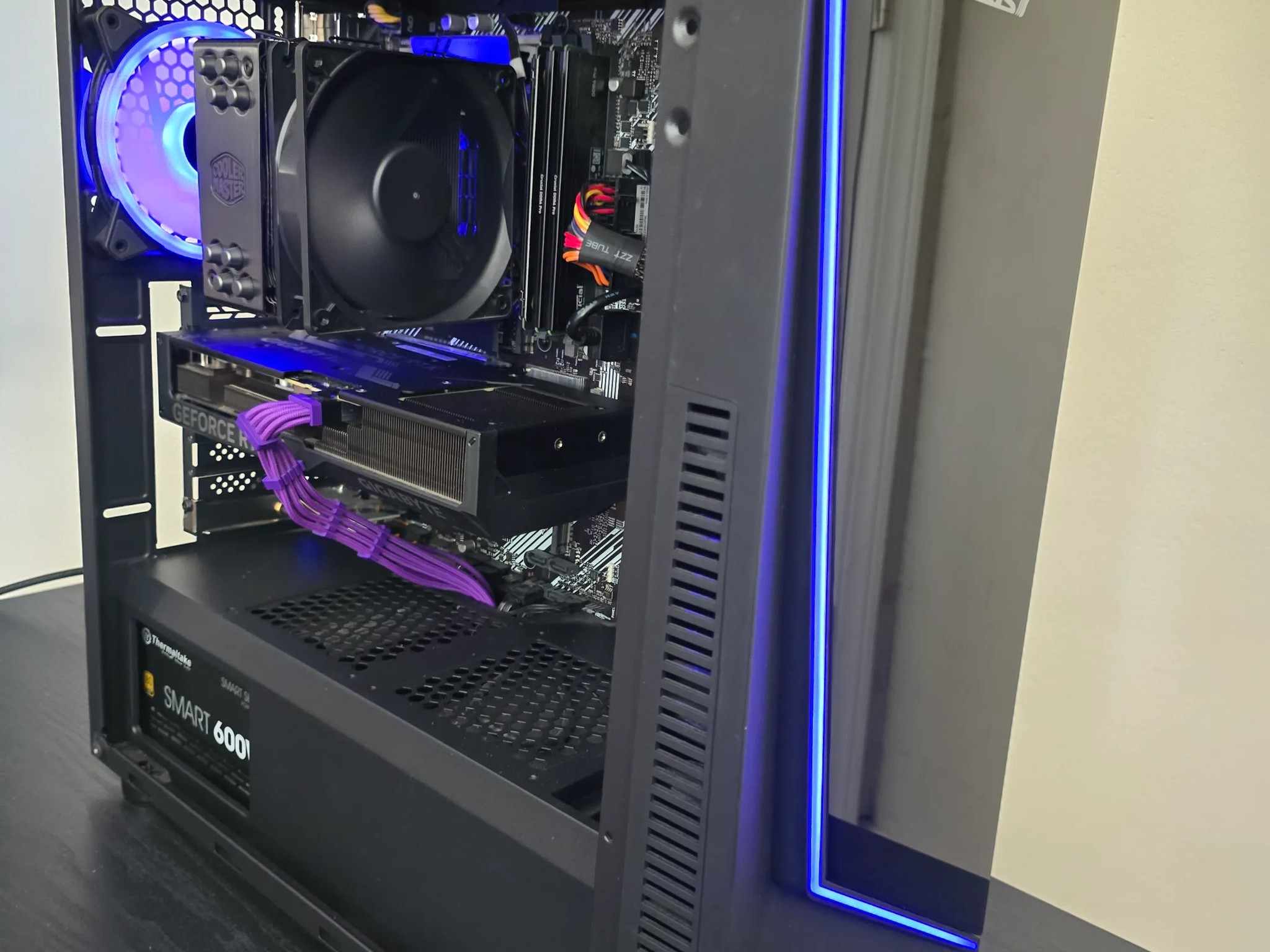 I5-10600k | RTX 4070 | 72GB DDR4 | 1.5TB SSD - Gaming PC