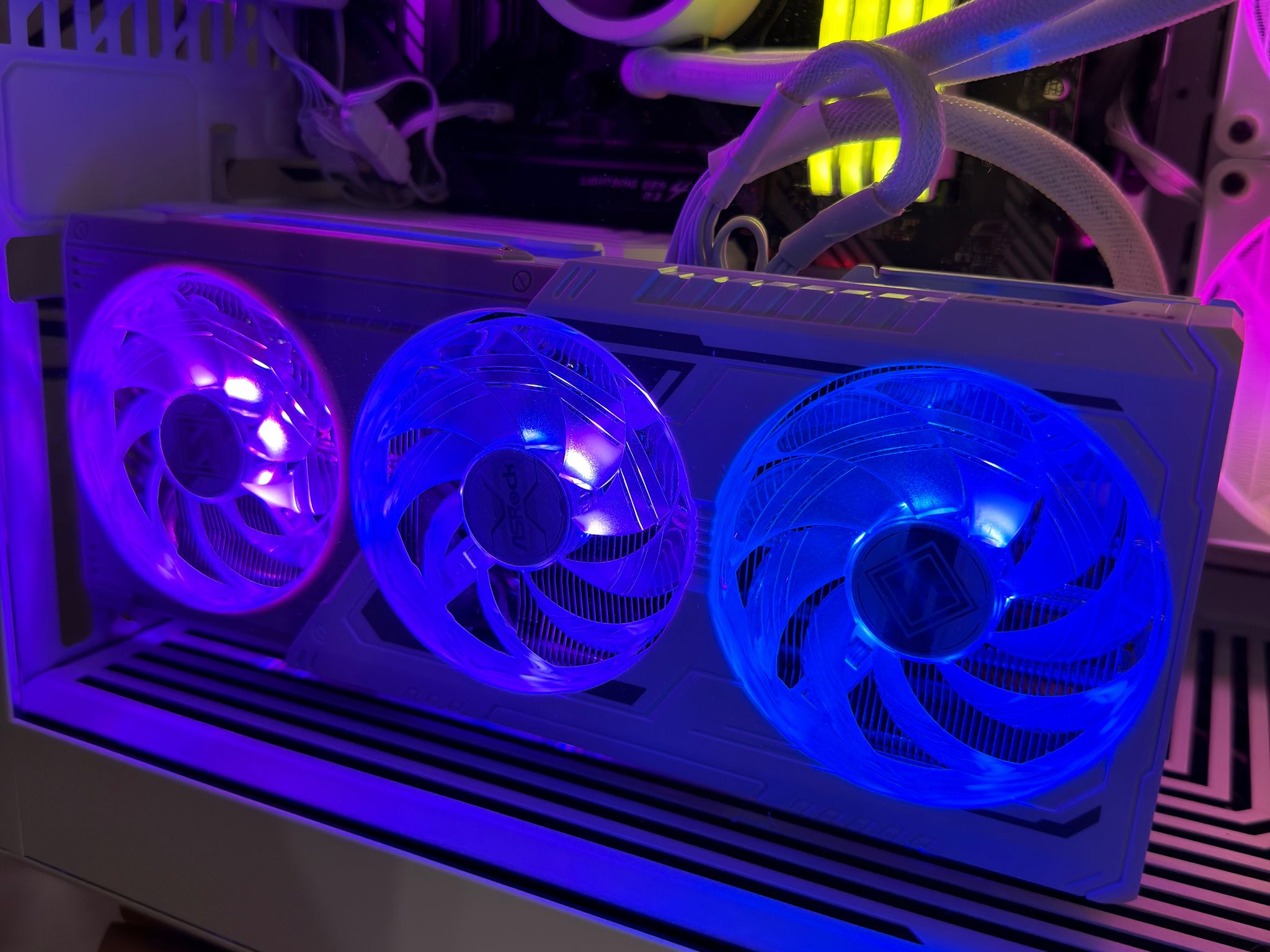ASRock Steel Legend White RX 9070XT