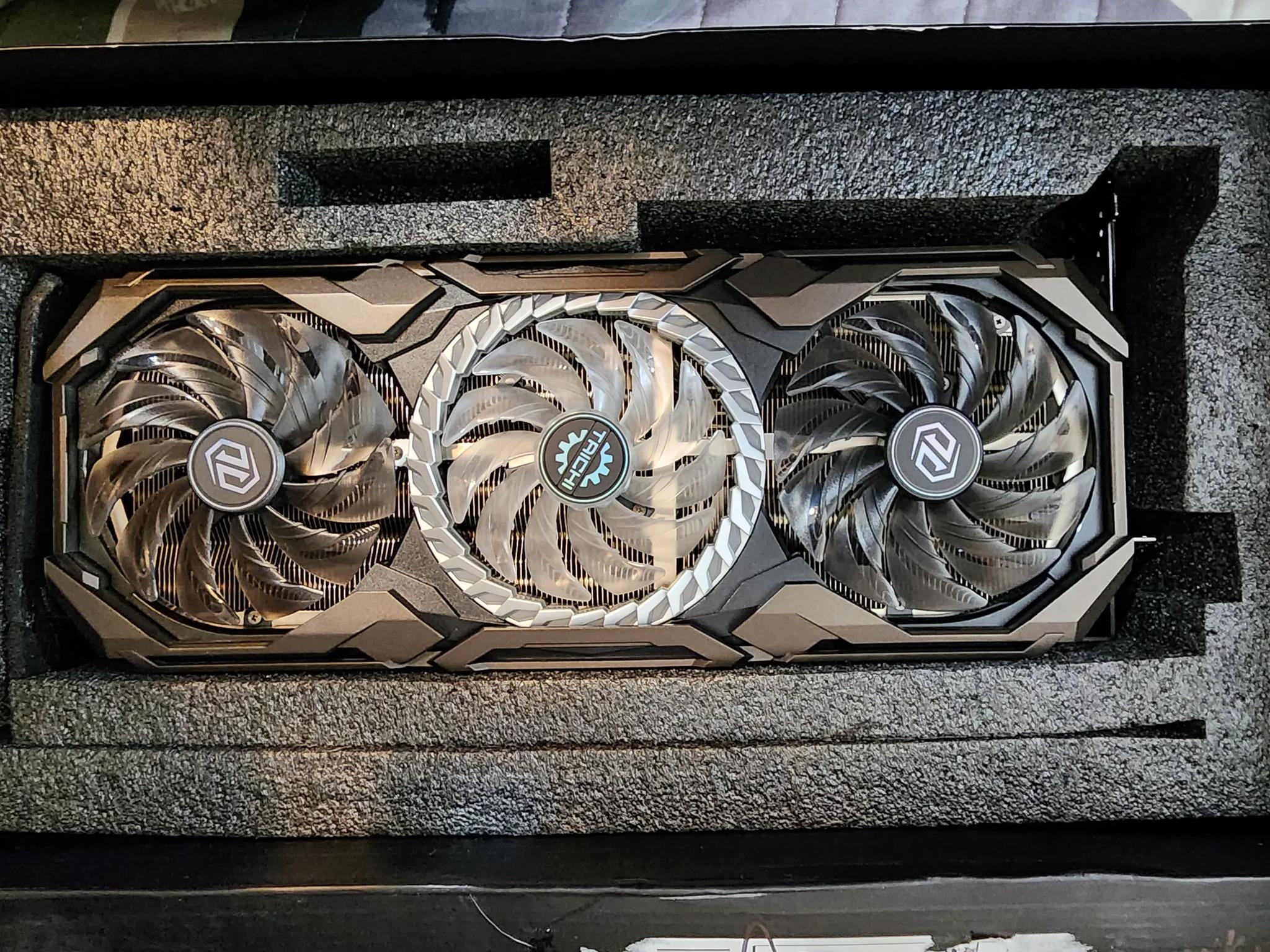 AMD RX 6800 XT NOS ASRock Taichi X OC 16 GB DDR6 6800XT