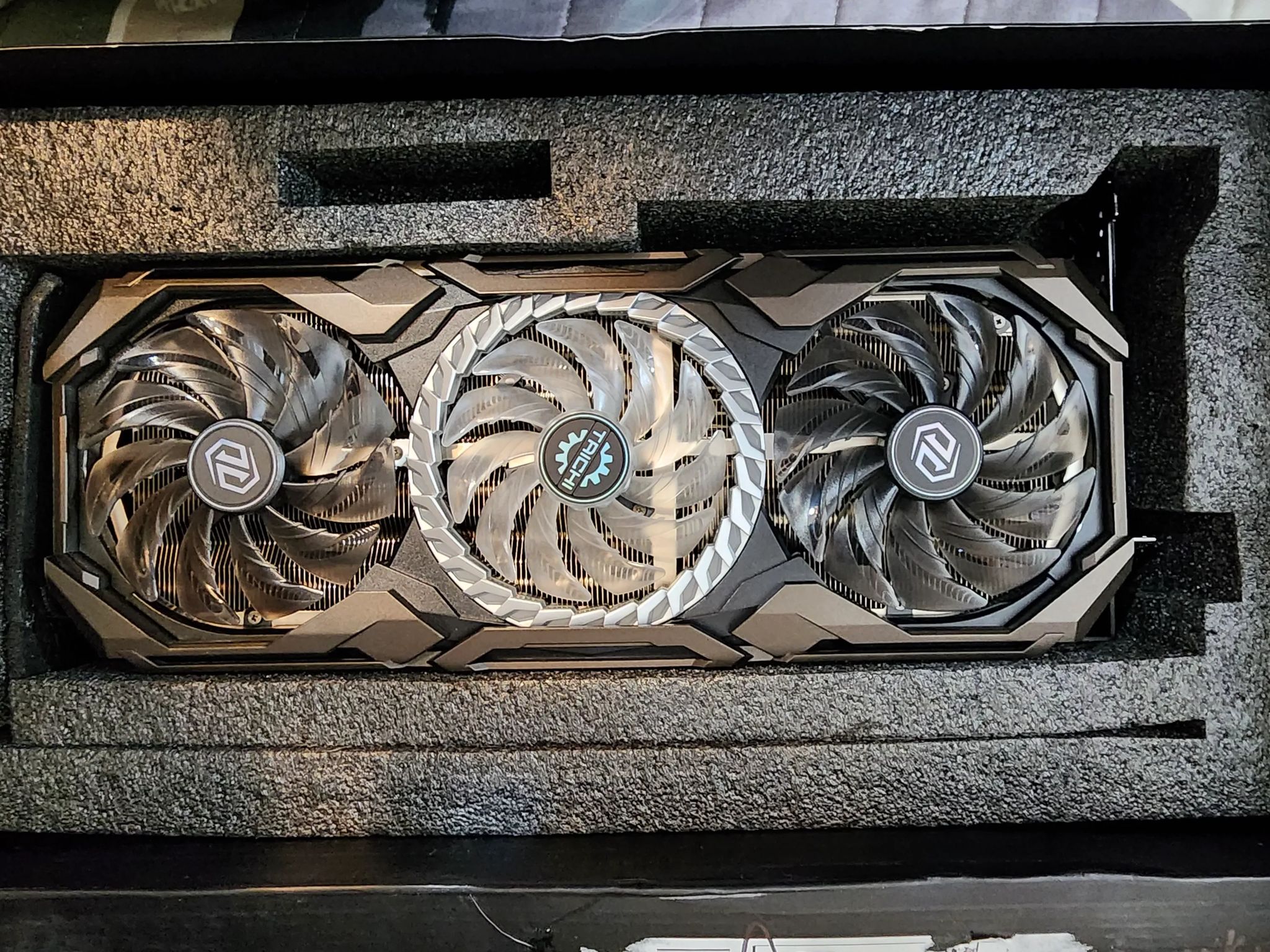 AMD RX 6800 XT NOS ASRock Taichi X OC 16 GB DDR6 6800XT