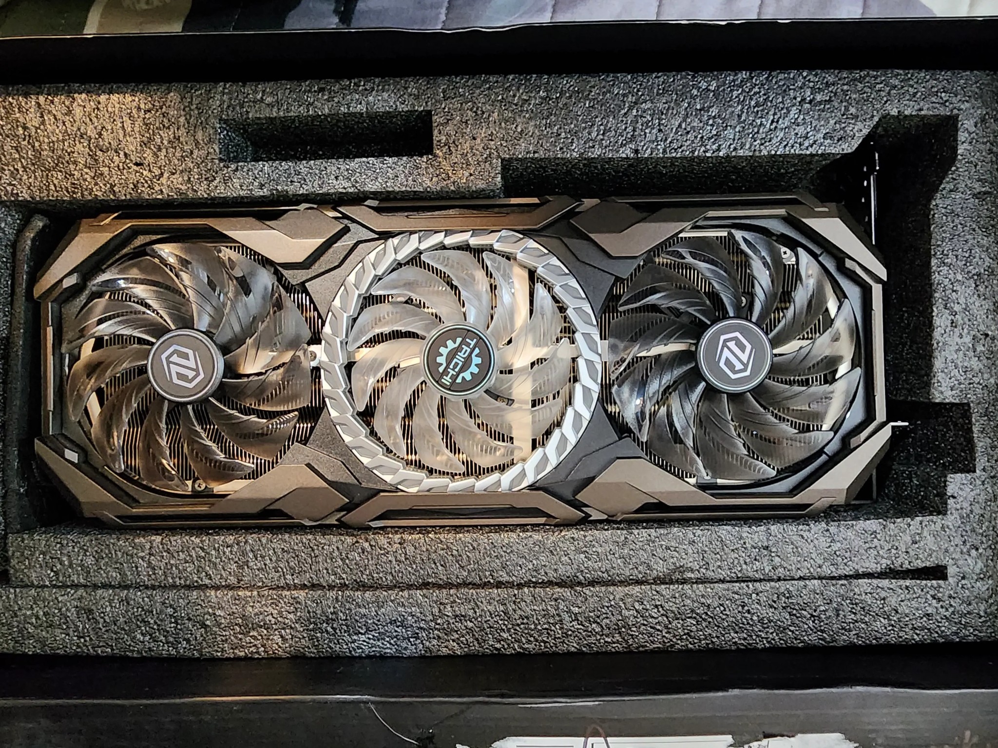 AMD RX 6800 XT NOS ASRock Taichi X OC 16 GB DDR6 6800XT