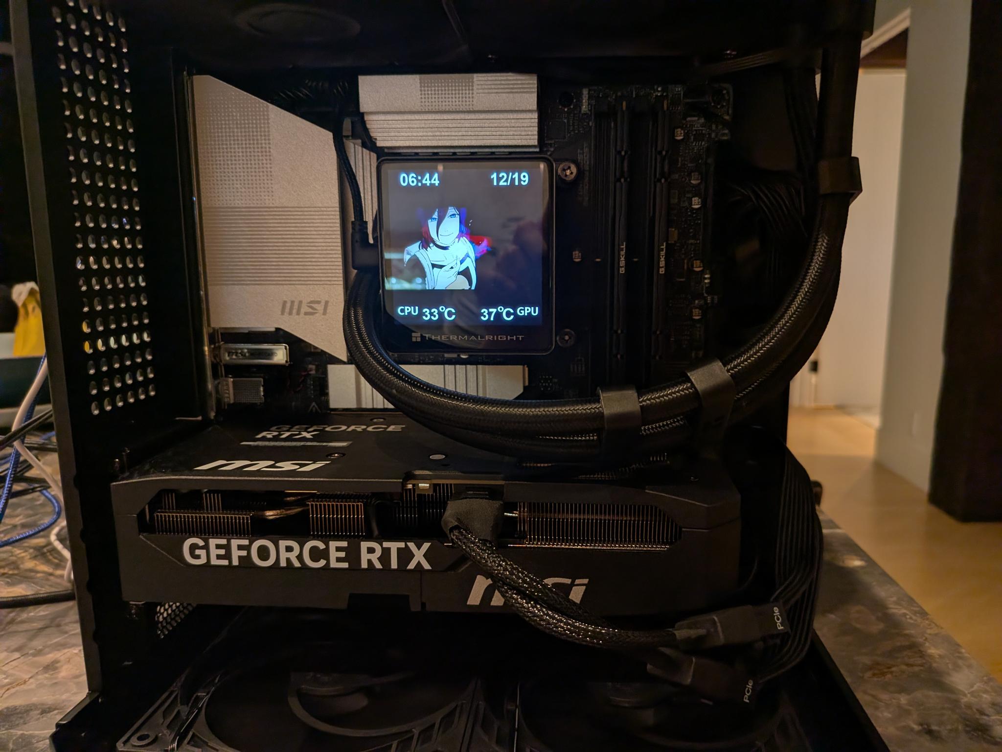 Bomb Devil Blackout - RTX 5070, Intel Core Ultra 7 265K, 32 GB DDR5, 2 TB Gen 5 NVME, Liquid Cooled