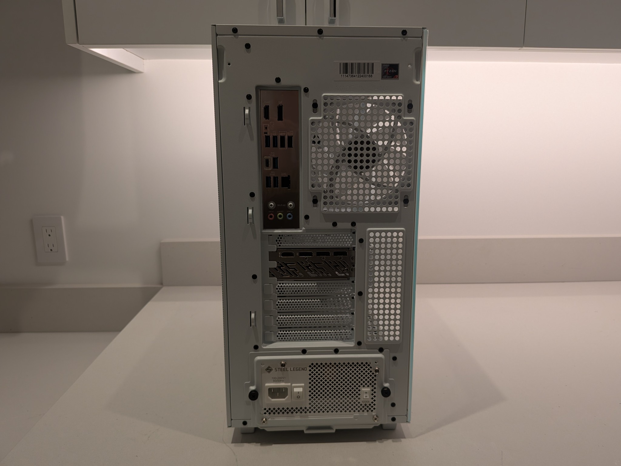 4K Ice Machine - RX 9070 XT, Ryzen 7 7800X3D, 64 GB DDR5, 4 TB Gen 4 NVME, Liquid Cooled, RGB