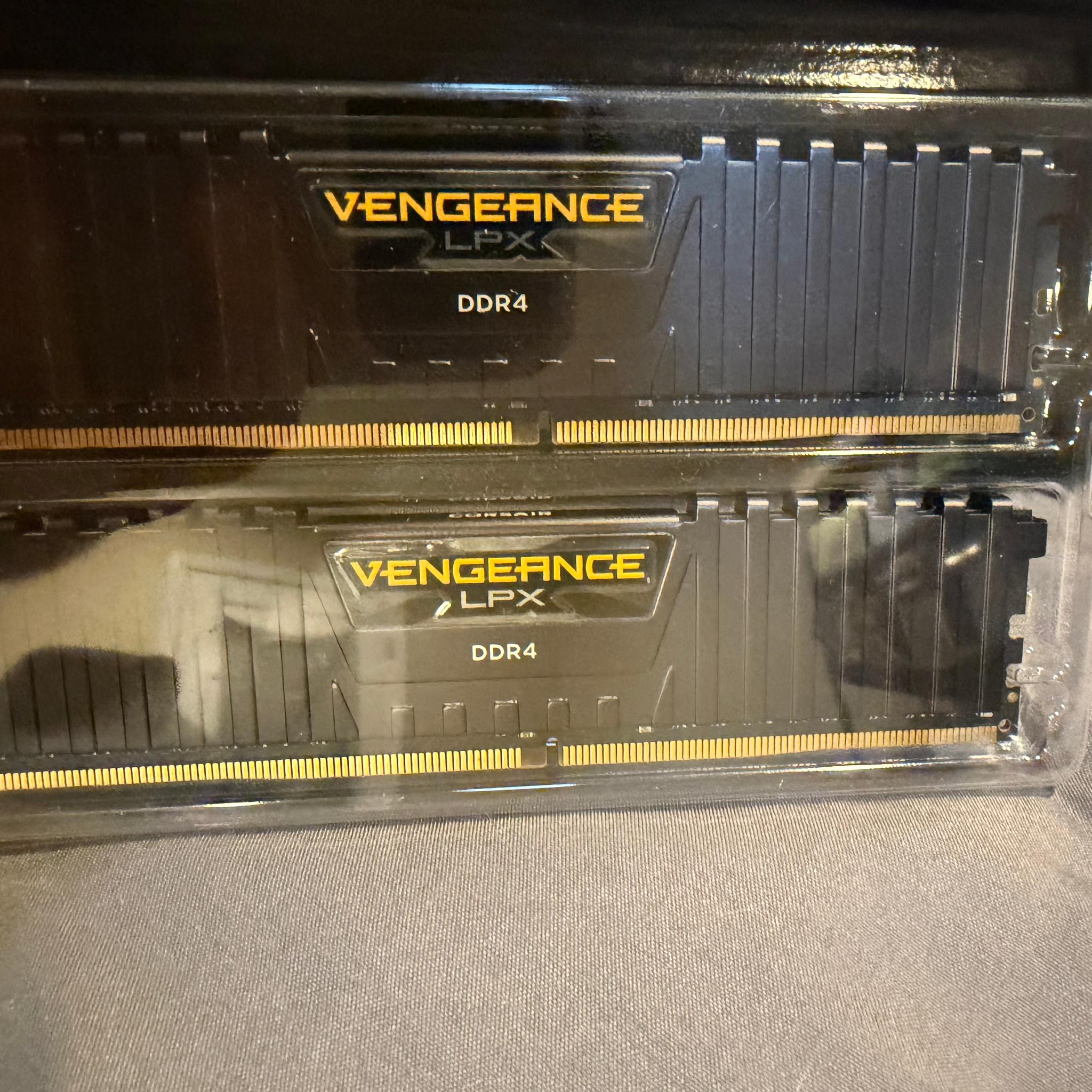 AM4 Phantom Gaming ITX mobo and Corsair 32gig ram combo