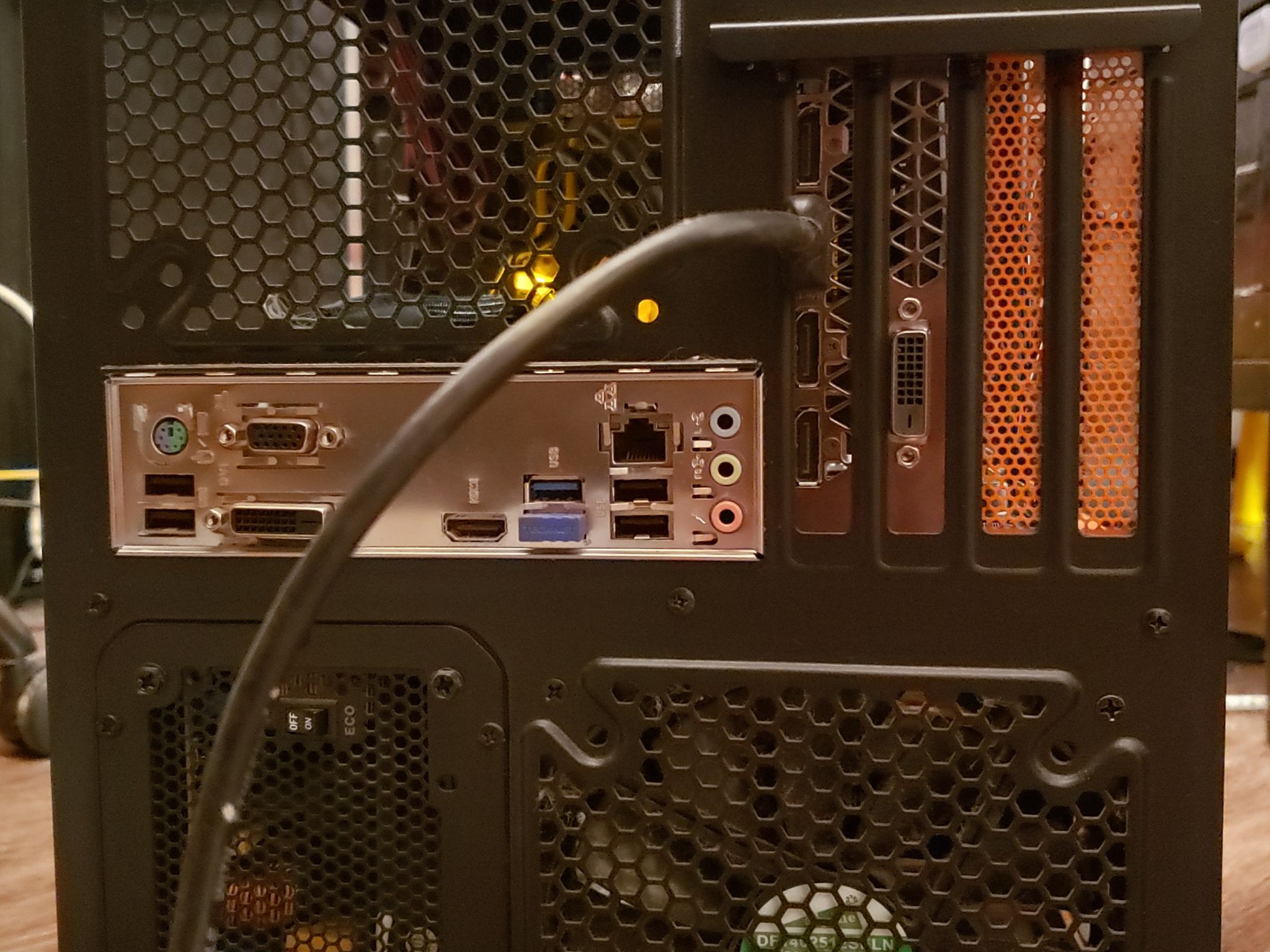 USED Custom PC, i5 8400 3.80GHz, 2x4gb DDR4, GTX 1060 6gb, 256Gb SSD + 2TB HDD