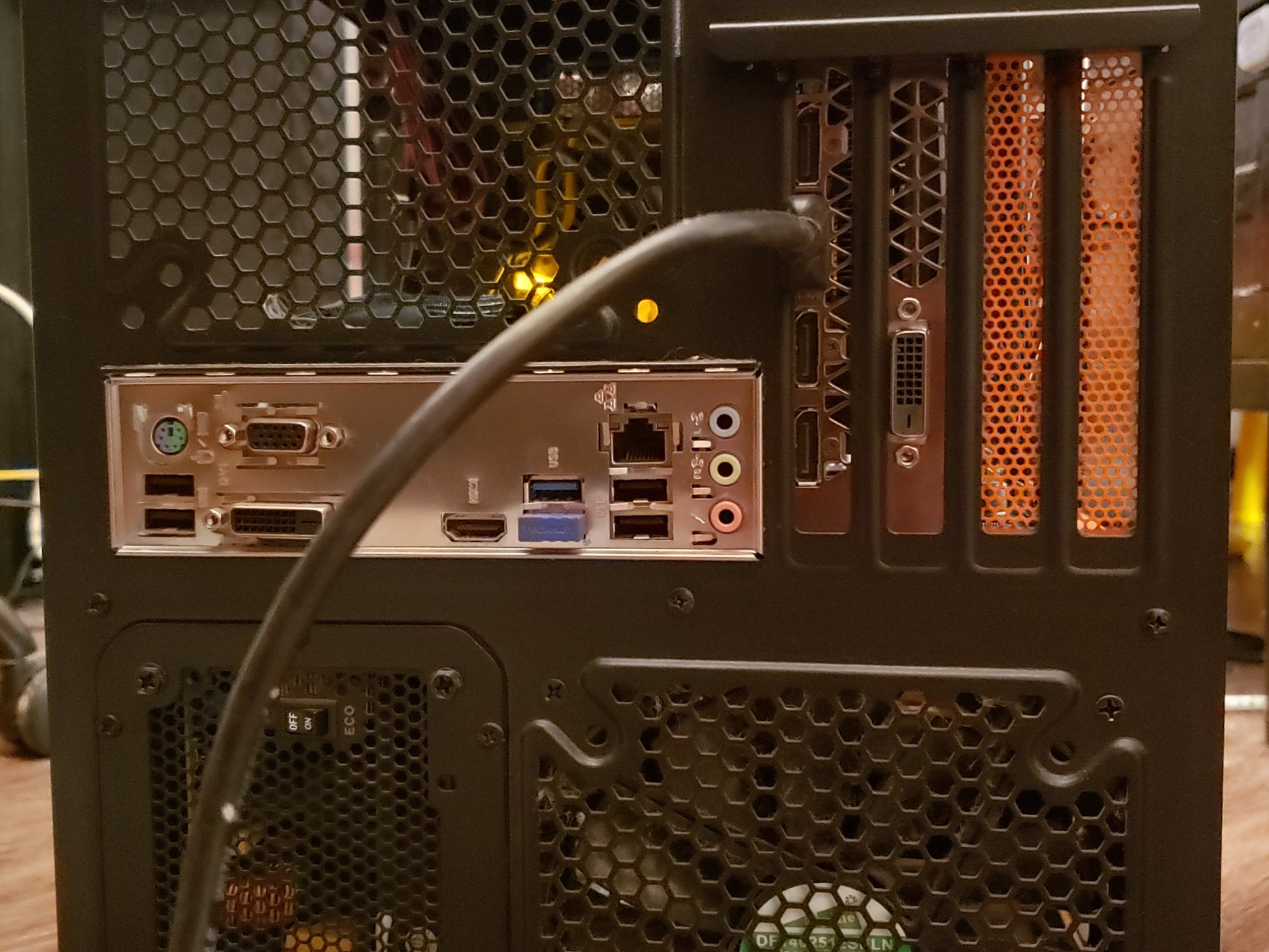 USED Custom PC, i5 8400 3.80GHz, GTX 1060 6gb, 256Gb SSD + 2TB HDD