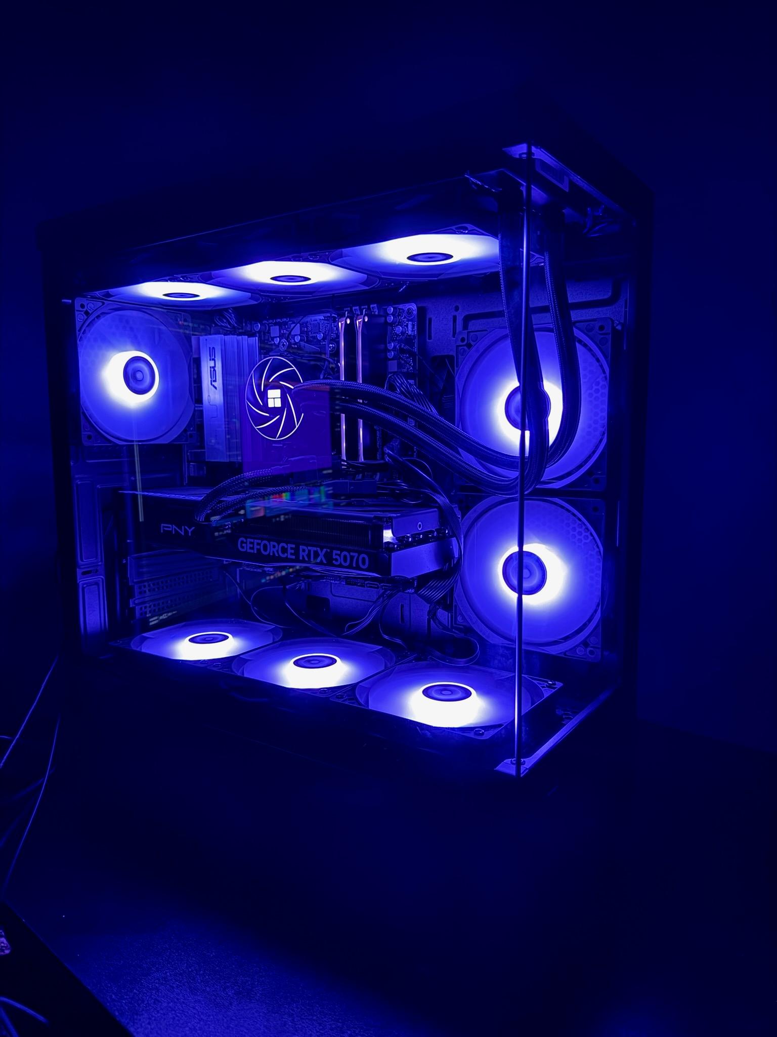5070/Ryzen 7 7700x/16GB DDR5/1TB NVme Gaming pc