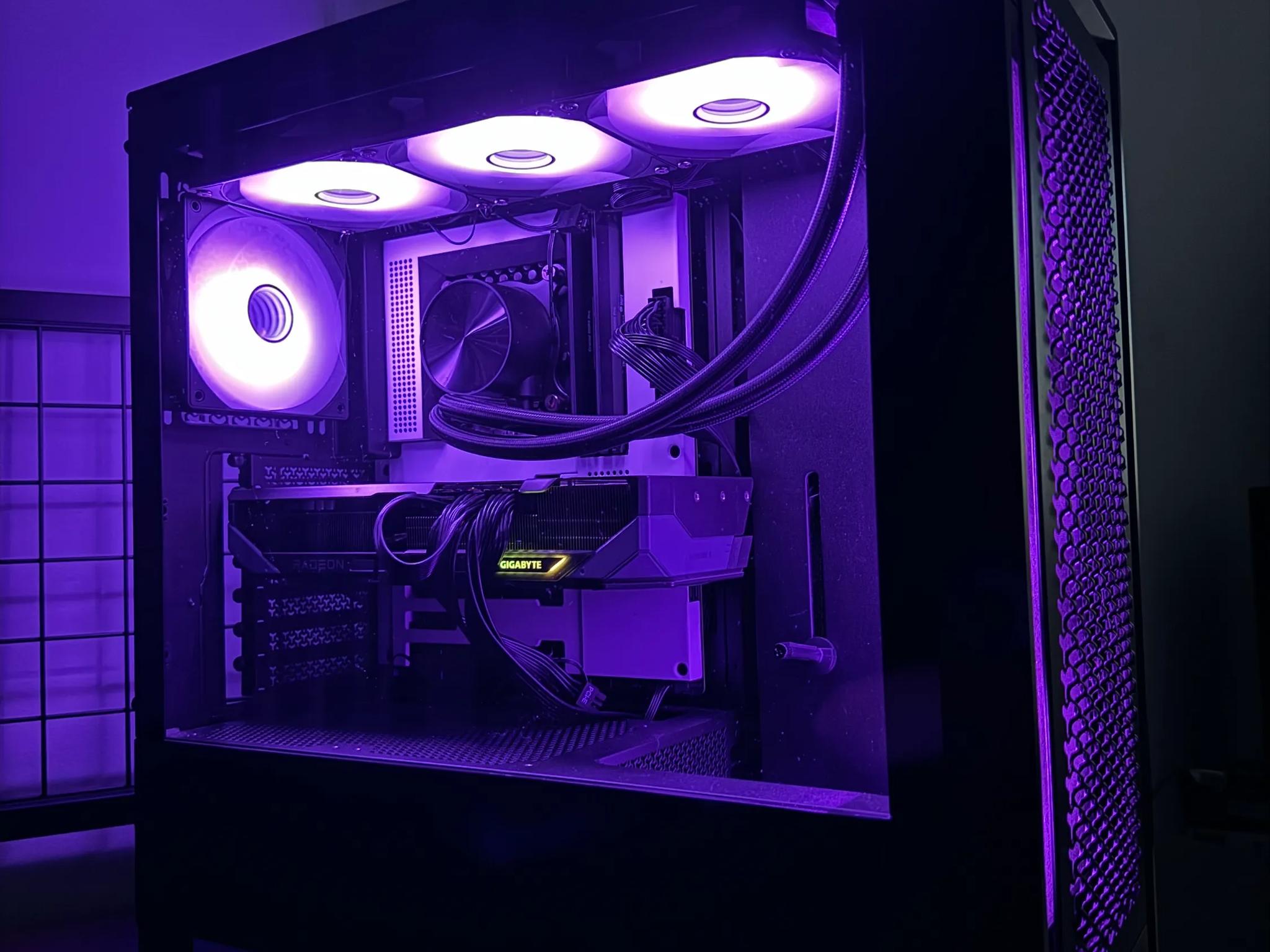 9070 XT / 2TB SSD Gaming PC