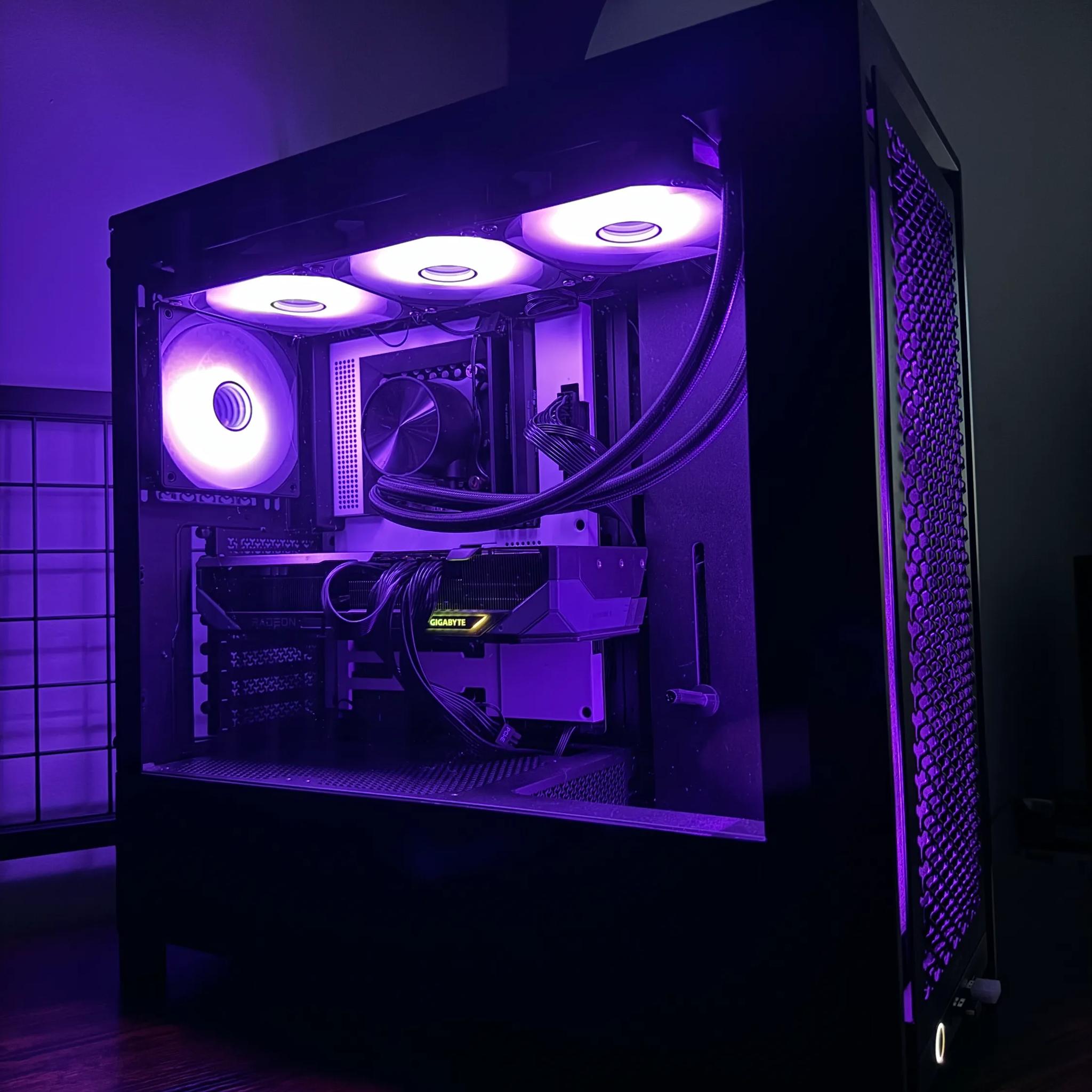 9070 XT / 2TB SSD Gaming PC