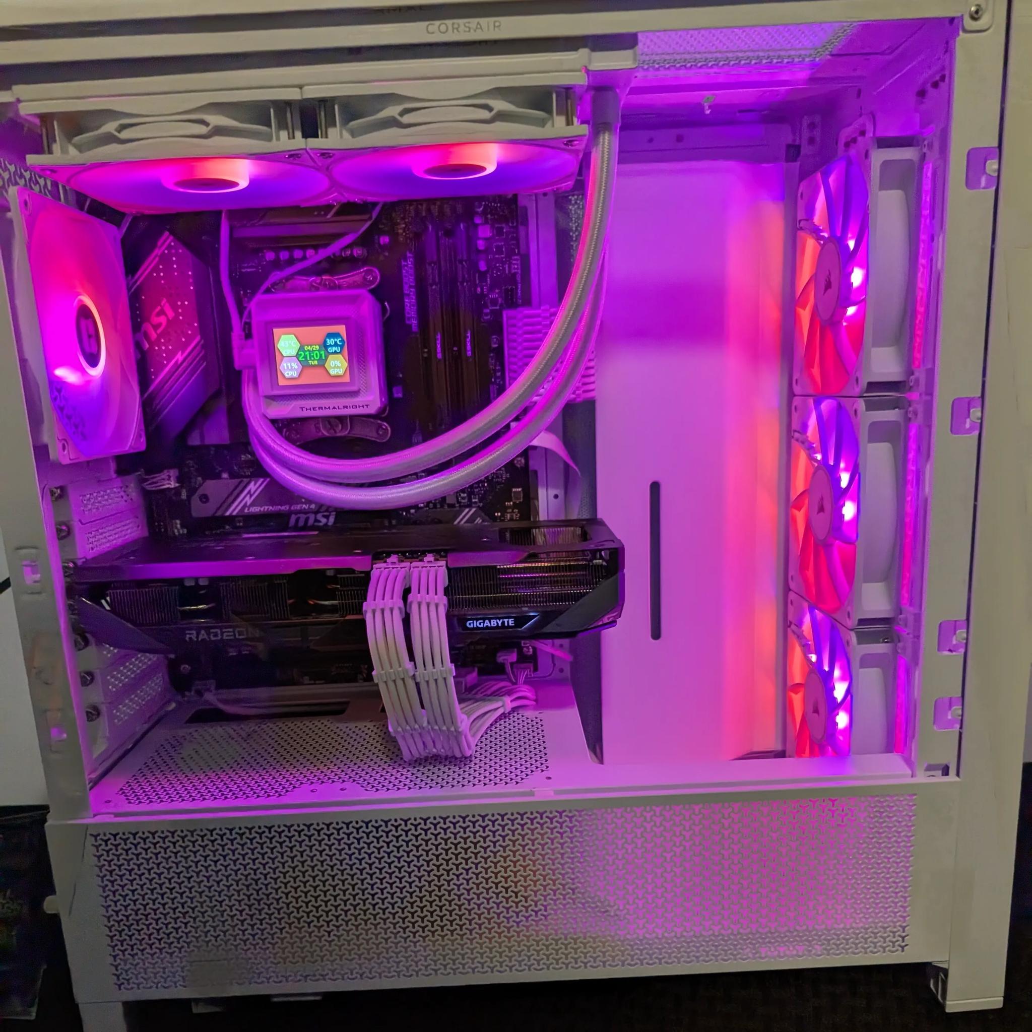 RX 9070 - Ryzen 7 9700x Cutting Edge Gaming PC