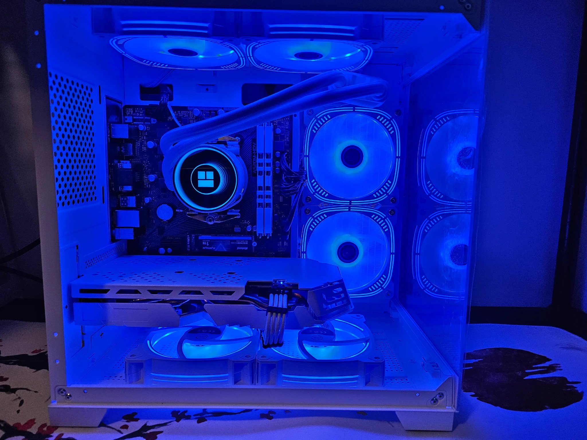 Artic Beast liquid cooled rig Ryzen 5 / 32GB RAM / 1TB SSD / RX6600