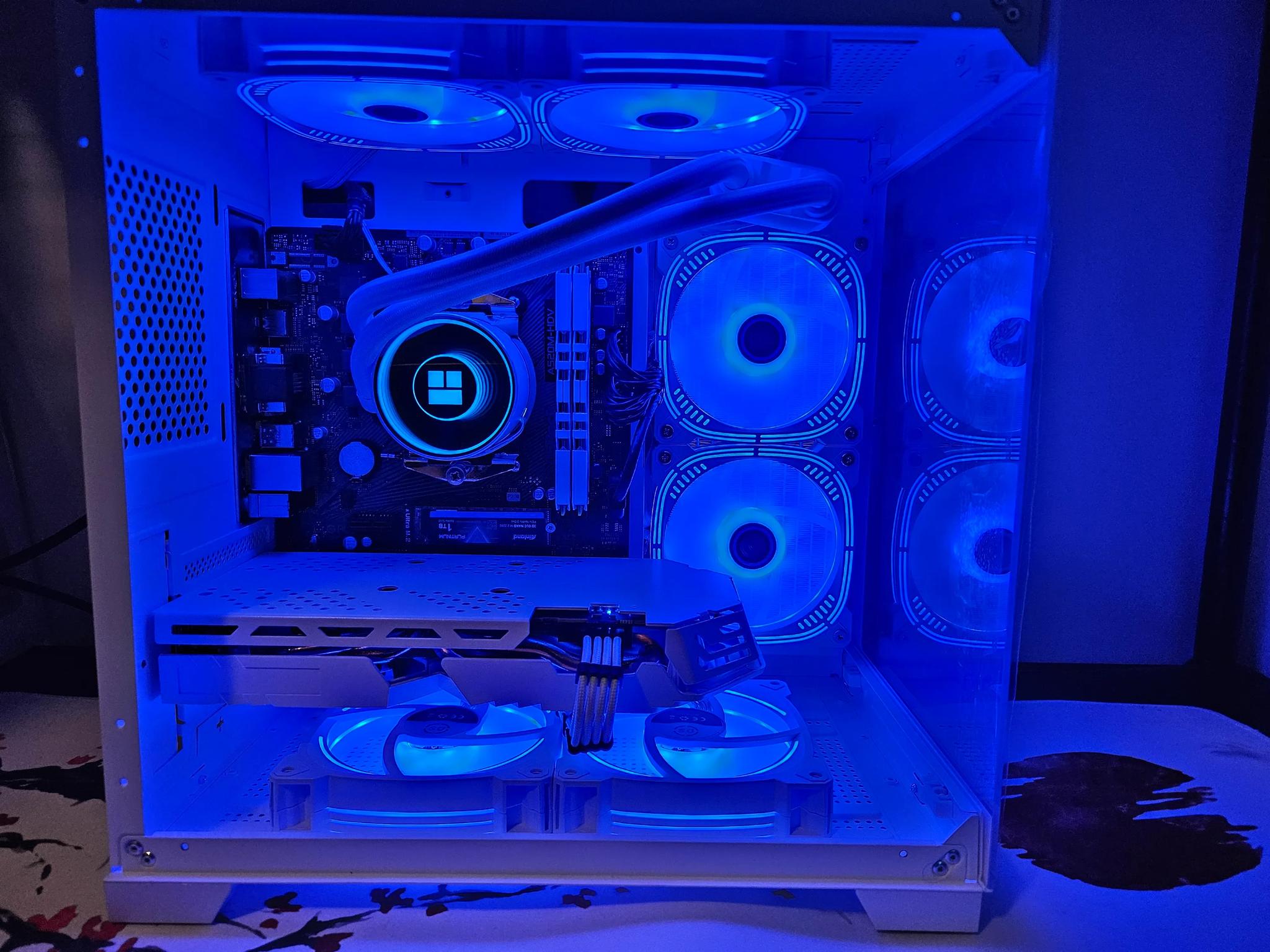 Artic Beast liquid cooled rig Ryzen 5 / 32GB RAM / 1TB SSD / RX6600