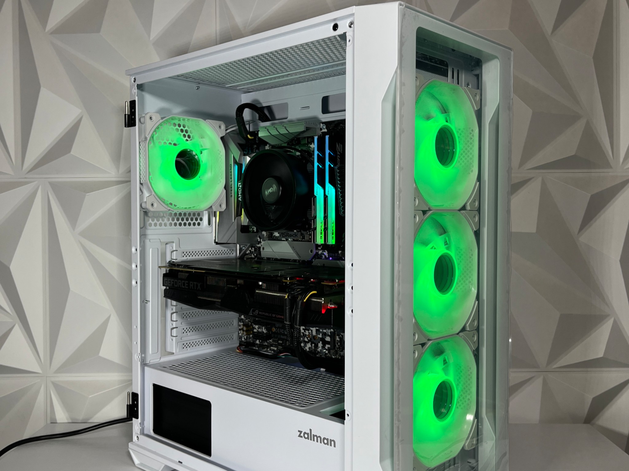 RTX 2060 6GB, Ryzen 7 2700X, 16GB RAM | White RGB Gaming Computer/PC