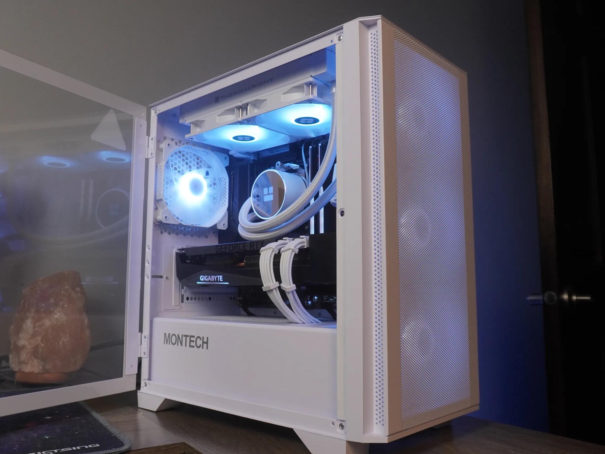 🤍ARCTIC BEAST🤍 1440p/1080p MACHINE 💚RTX 3070ti 🧡 Ryzen 5 9600x | 1TB NVME | 32GB | WIN ACTIVATED
