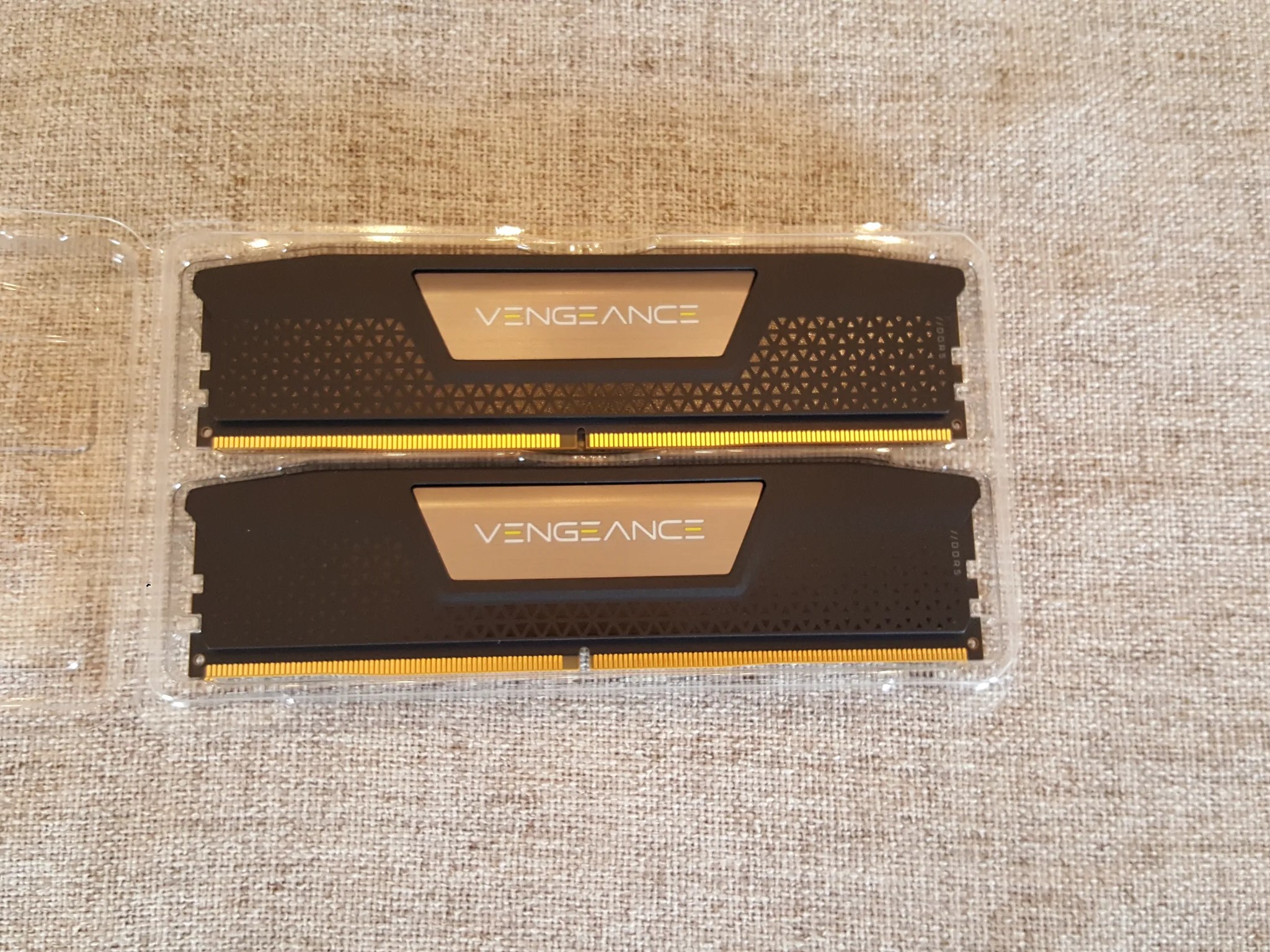 32GB Corsair Vengeance DDR5 6000MHz CL30