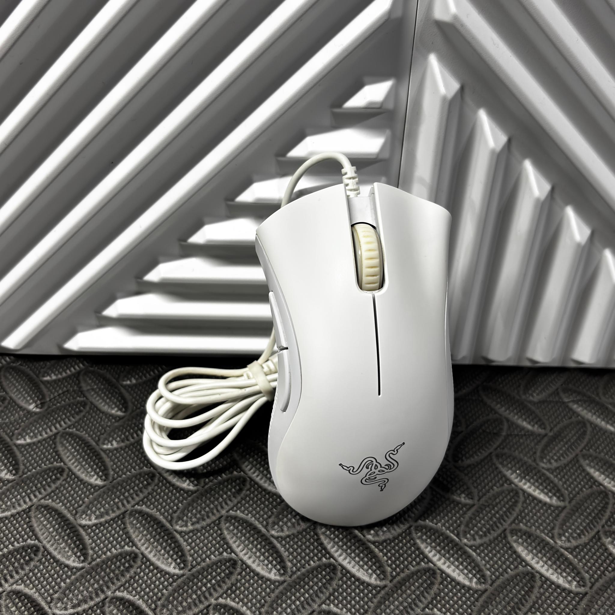 White Razer DeathAdder Essential Gaming Mouse | Wired | Tested Working