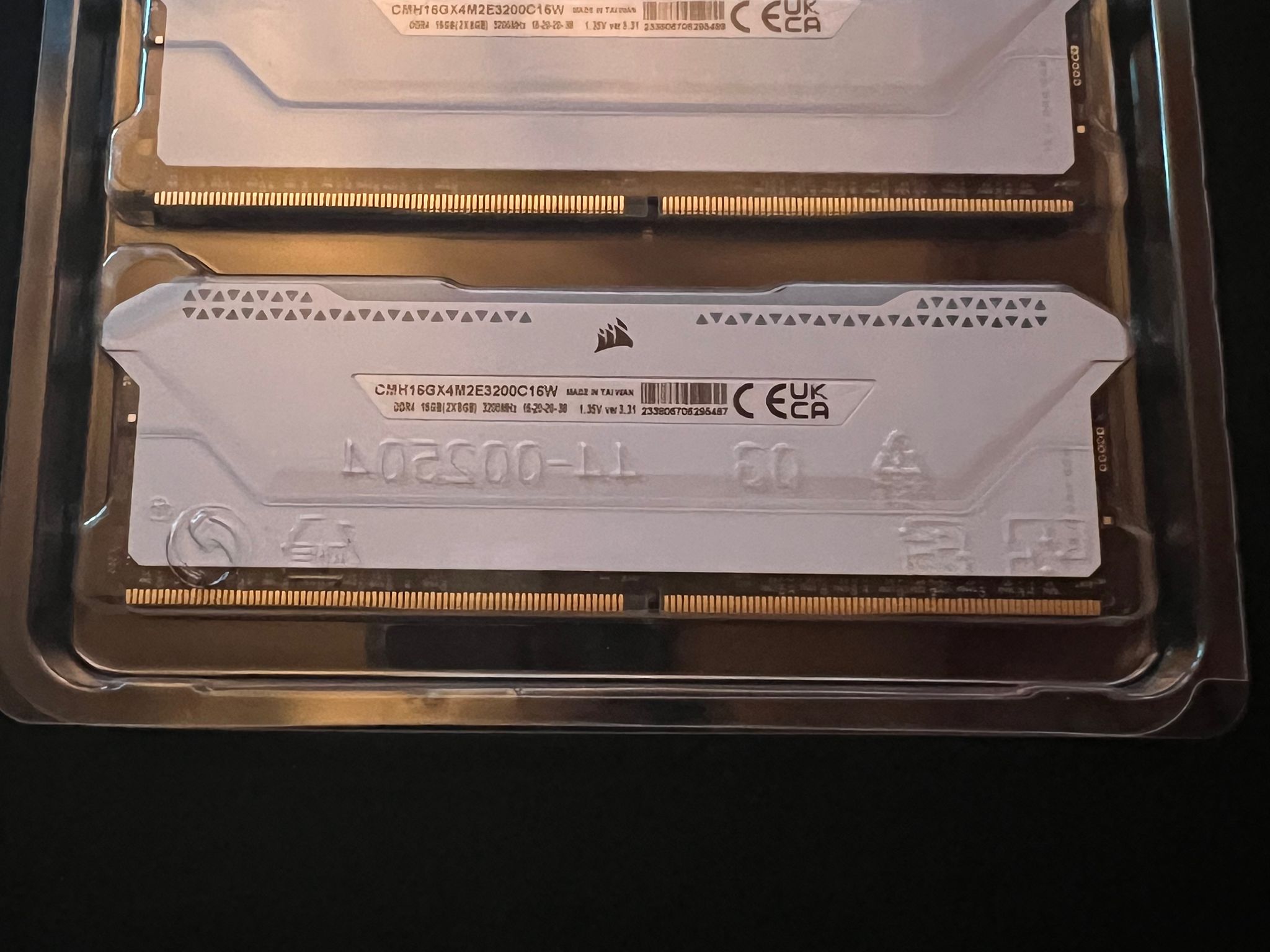 Corsair Vengeance RGB Pro SL 16GB (2x8GB) DDR4 3200 (PC4-25600) C16 1.35V Desktop Memory - White