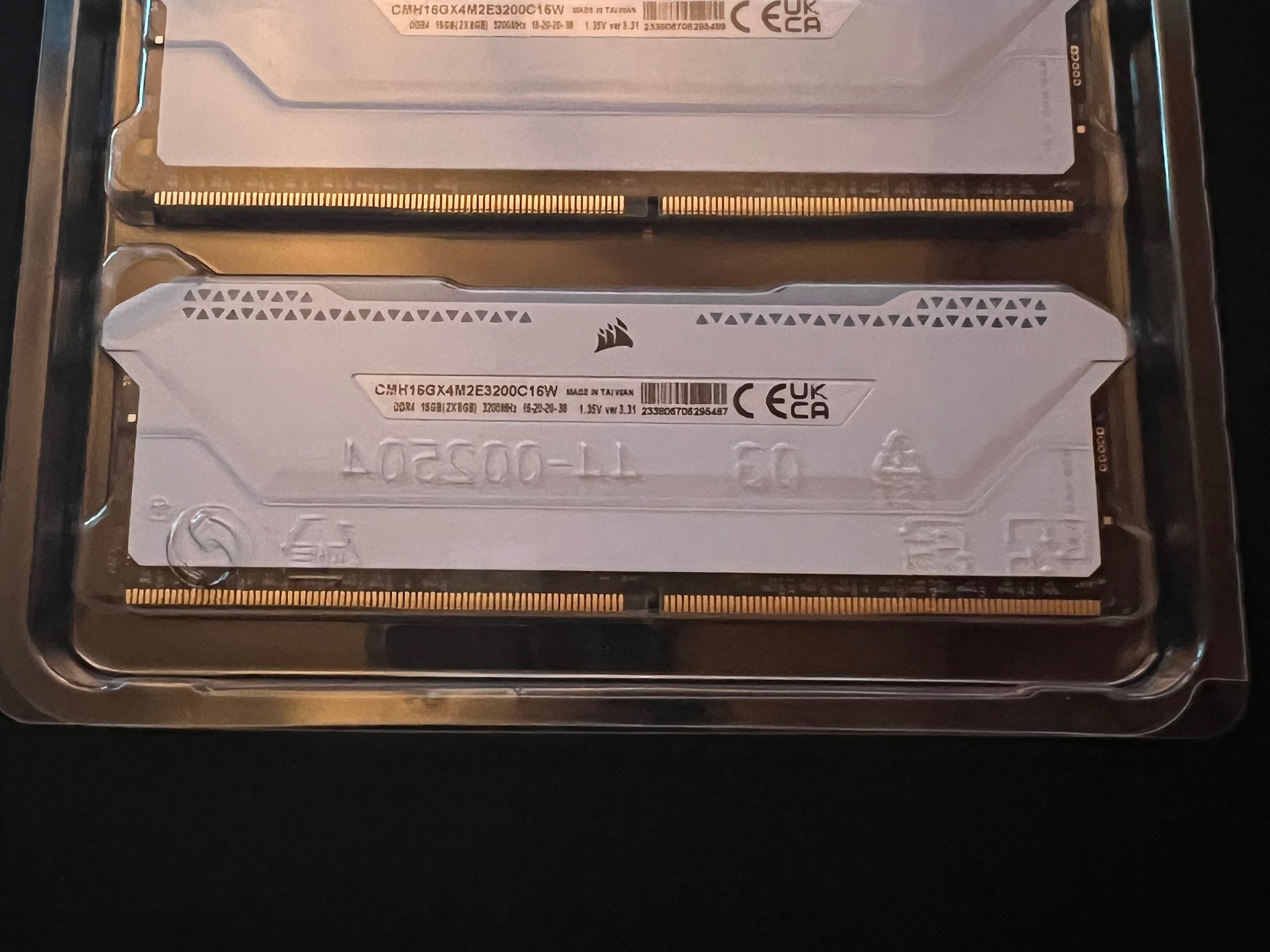 Corsair Vengeance RGB Pro SL 16GB (2x8GB) DDR4 3200 (PC4-25600) C16 1.35V Desktop Memory - White