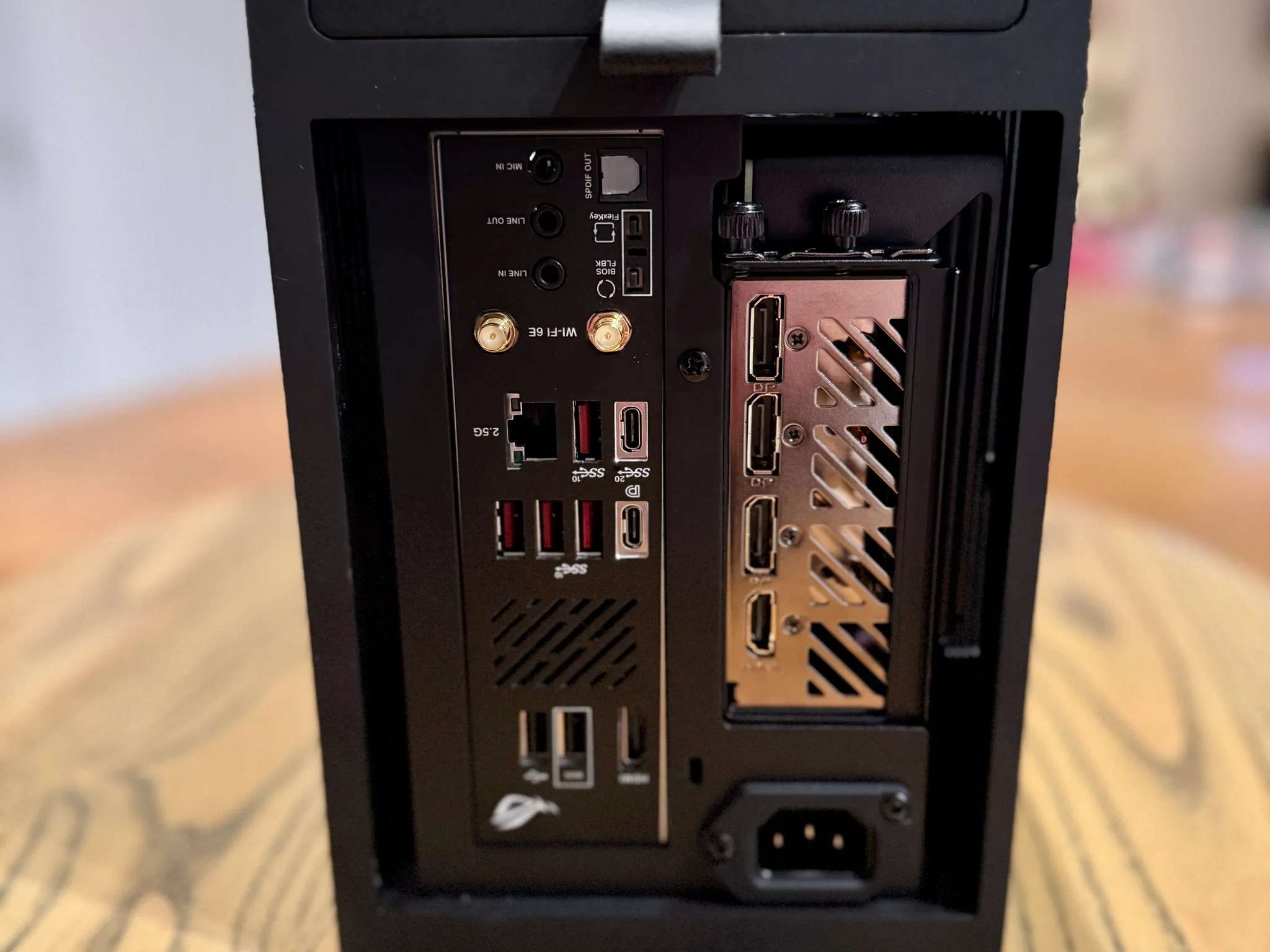 The Distinguished Gentleman 🎩 Fractal Terra, NVIDIA 4070 SUPER OC, RYZEN 7600X, 32GB RAM, 2TB SSD