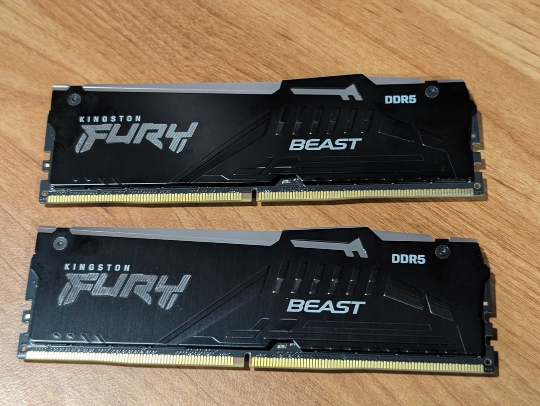KINGSTON FURY BEAST RGB 64GB DDR5 (32x2) 5200MHz CL40 | Jawa