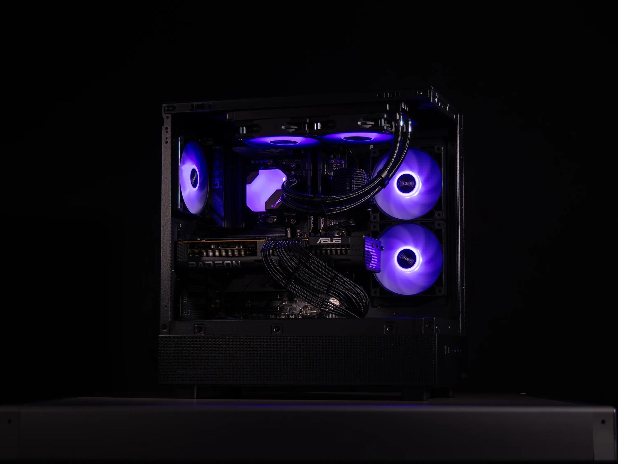 💥 Blitz 💥  RX 9070 XT / AMD R7 9700X / 1TB NVME / 32GB DDR5 RAM / 240 AIO / Windows 11 Pro