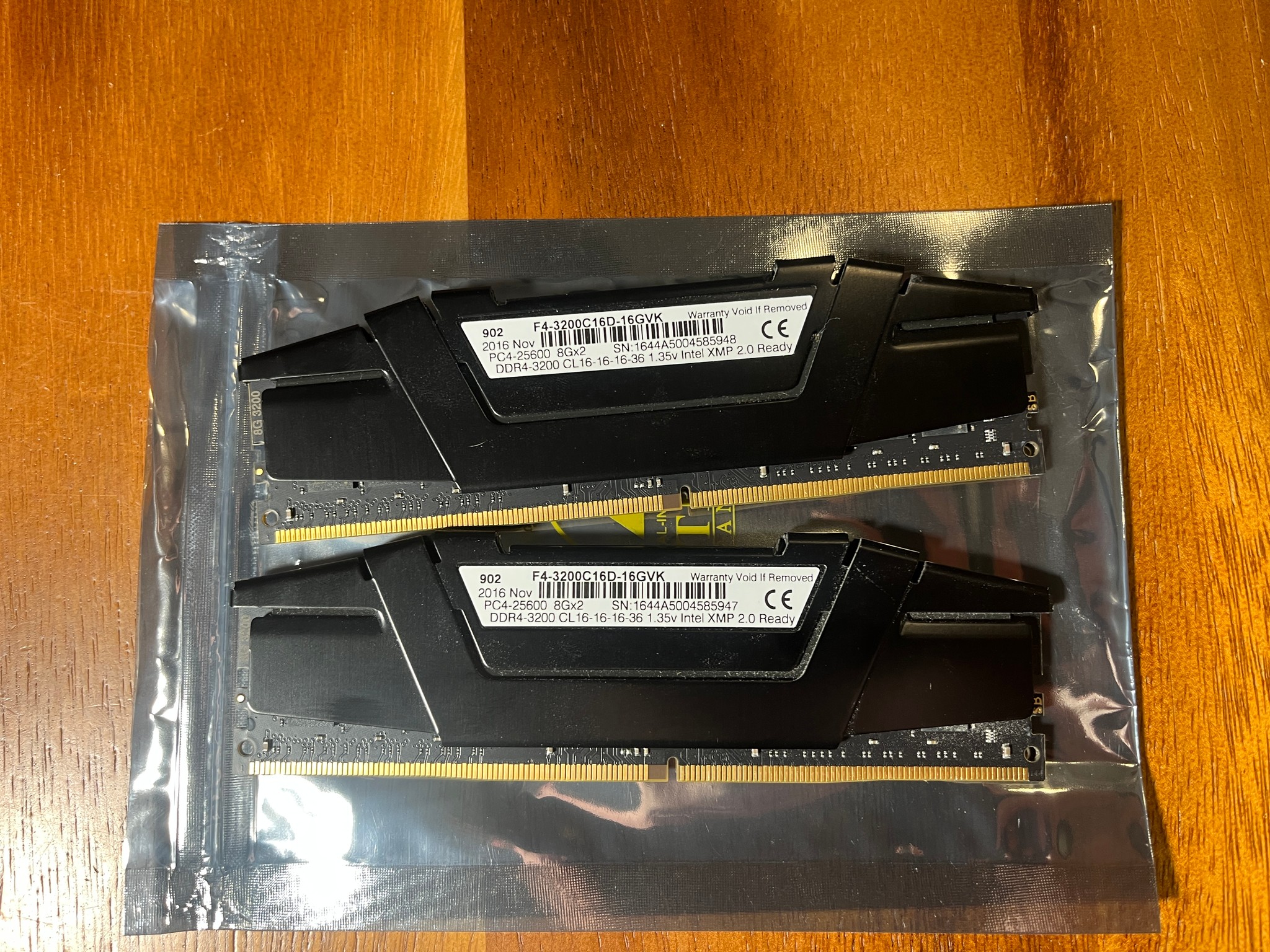 G.Skill RipJaws V 16GB (2x8GB) RAM DDR4 3200MHz F4-3200C16D-16GVK