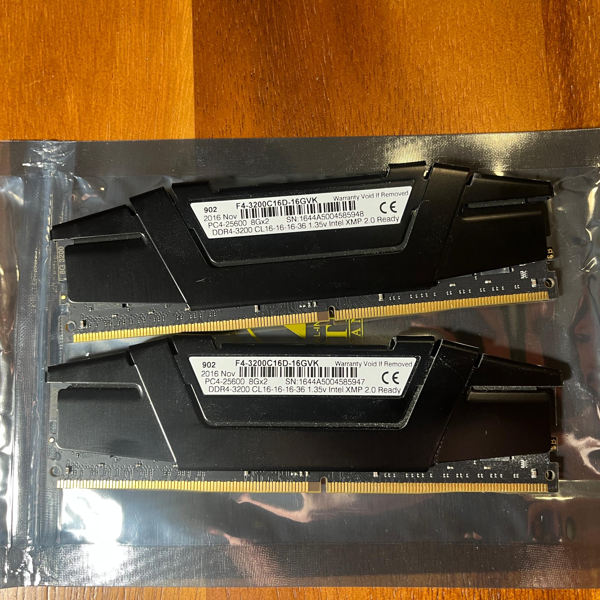 G.Skill RipJaws V 16GB (2x8GB) RAM DDR4 3200MHz F4-3200C16D-16GVK