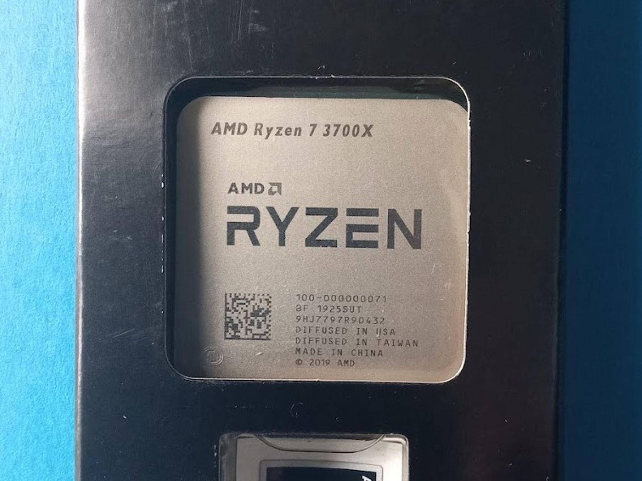 AMD Ryzen 7 3700X