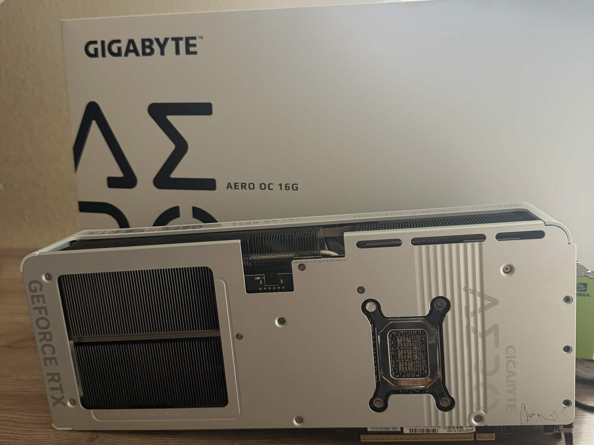 Gigabyte 5070 ti aero oc
