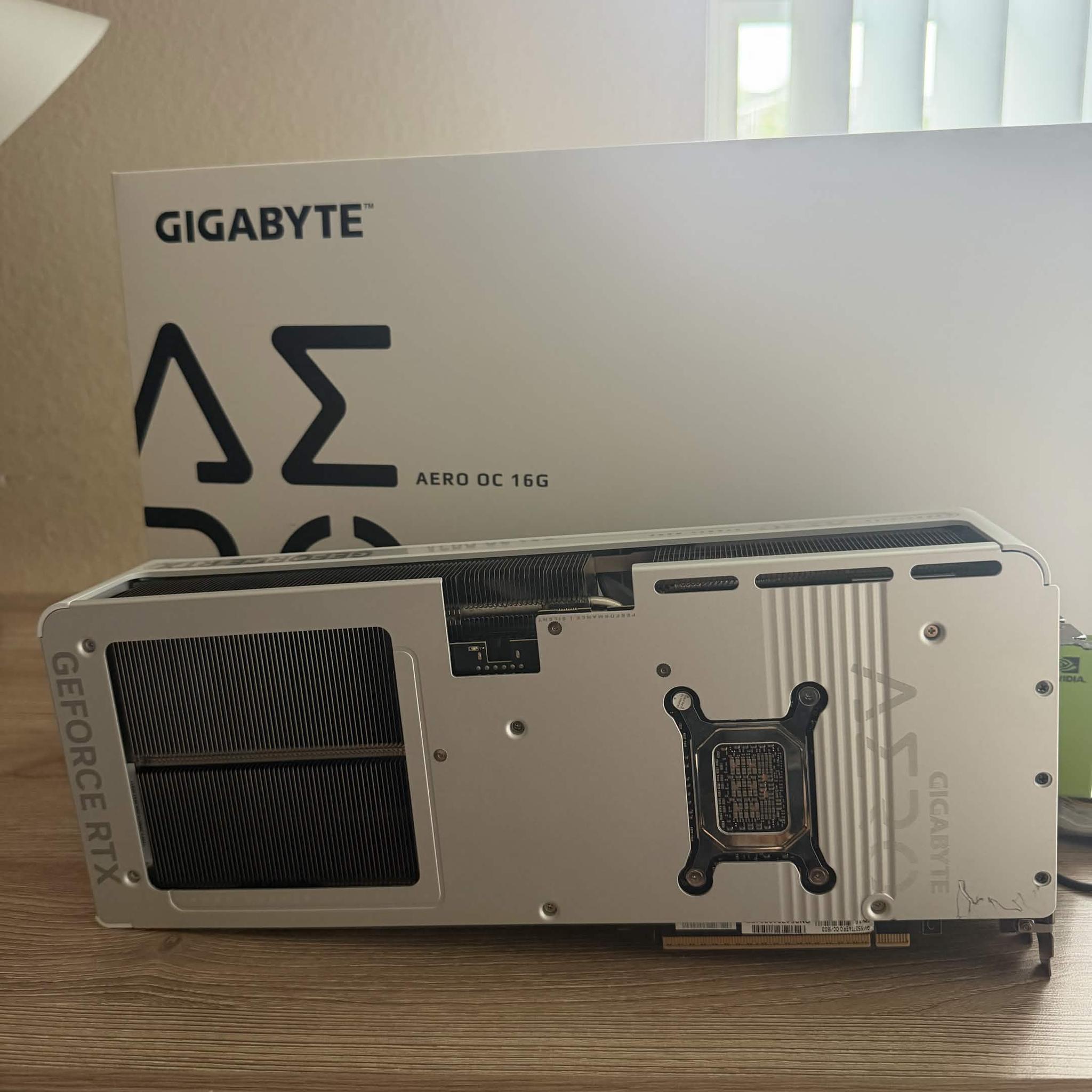 Gigabyte 5070 ti aero oc