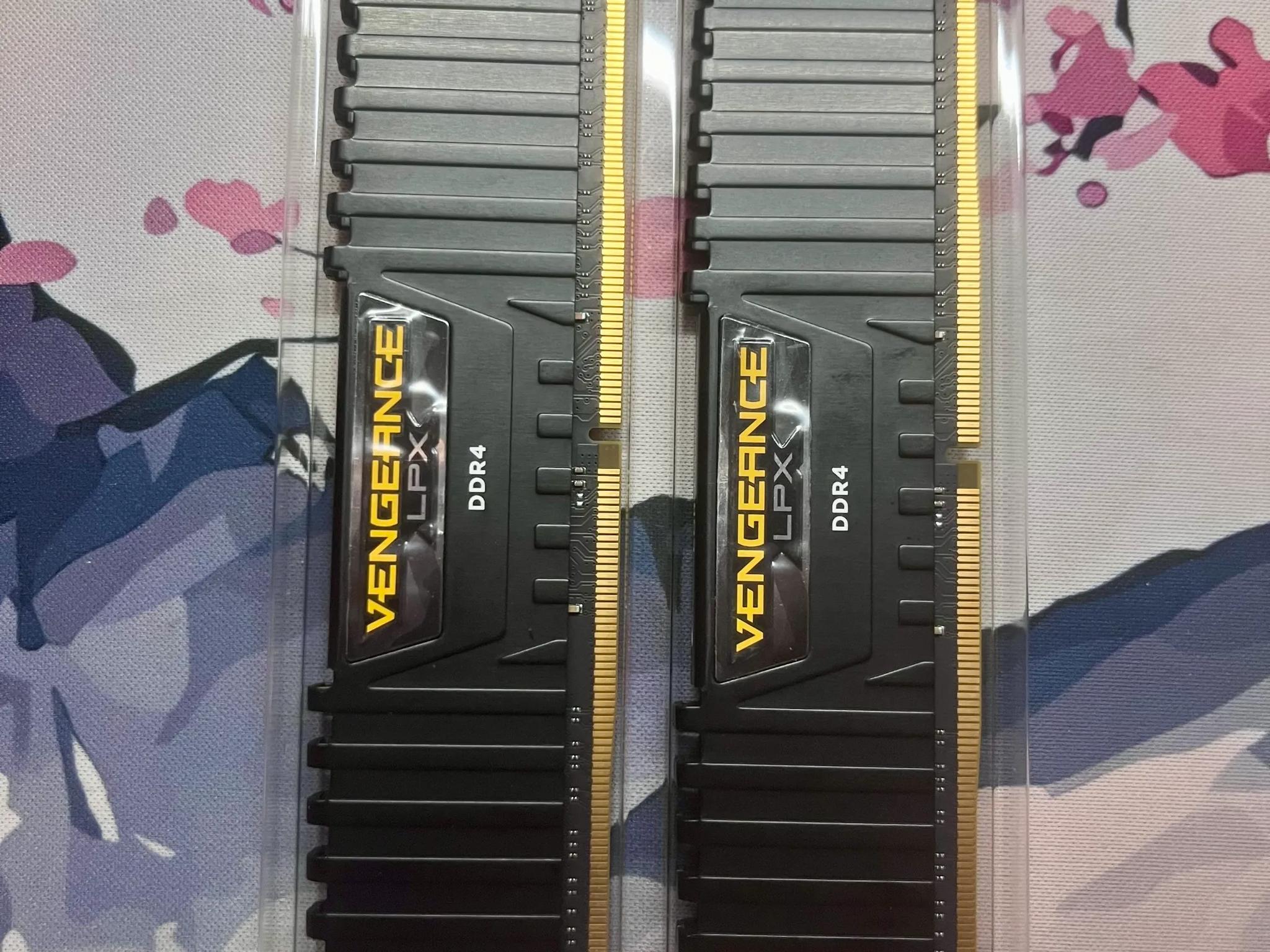VENGEANCE® LPX 32GB (2 x 16GB) DDR4 DRAM 3600MHz C18 Memory Kit - Black