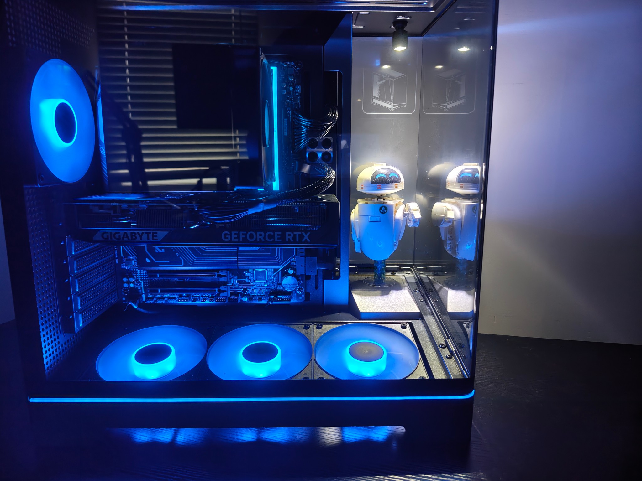 THE STAGE, custom 4k high end RTX 5070 Gaming pc with 32 gb of ddr5 ram!