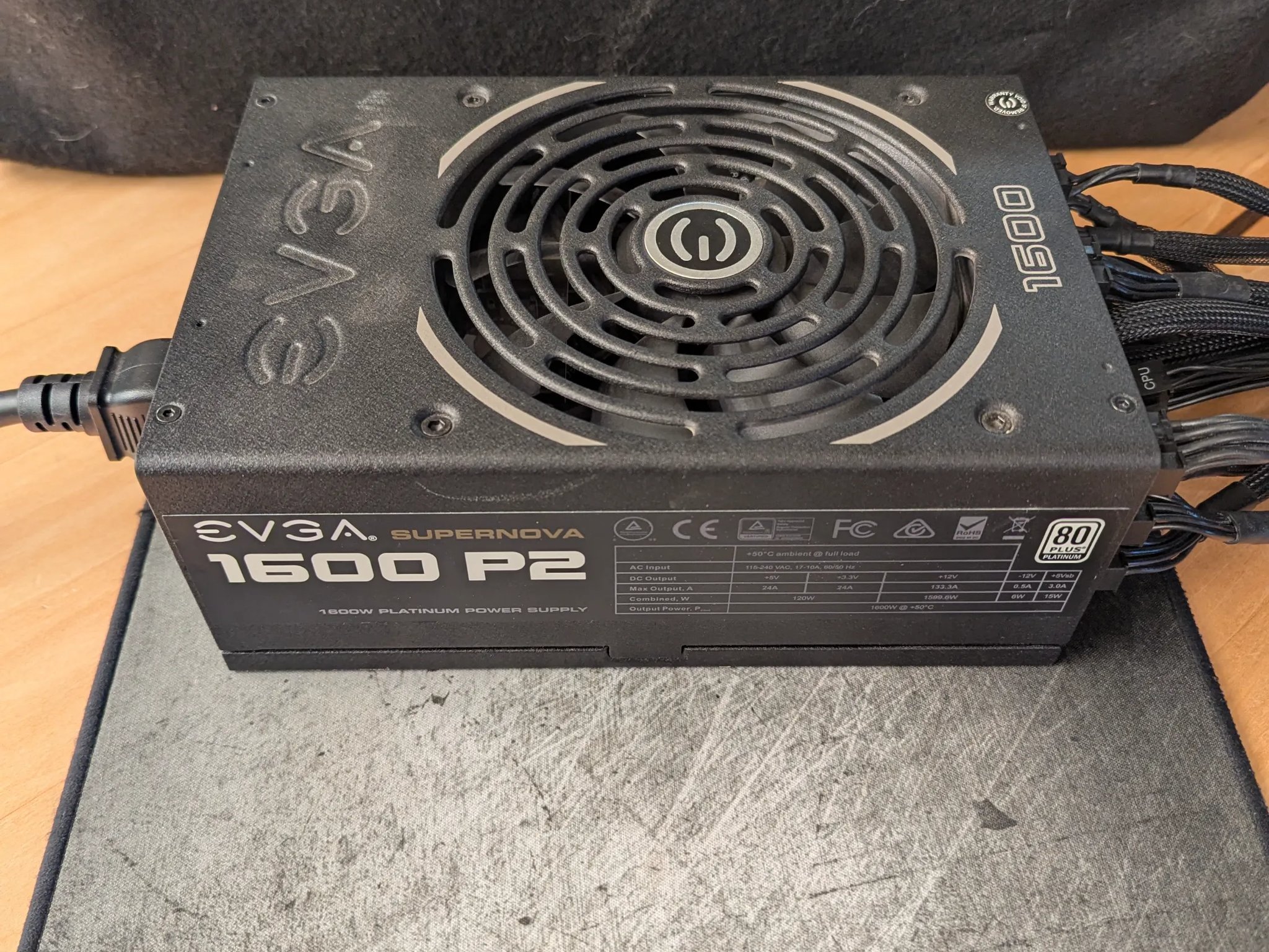 🔹 EVGA SuperNOVA 1600W P2 | Fully modular | 80+ Platinum