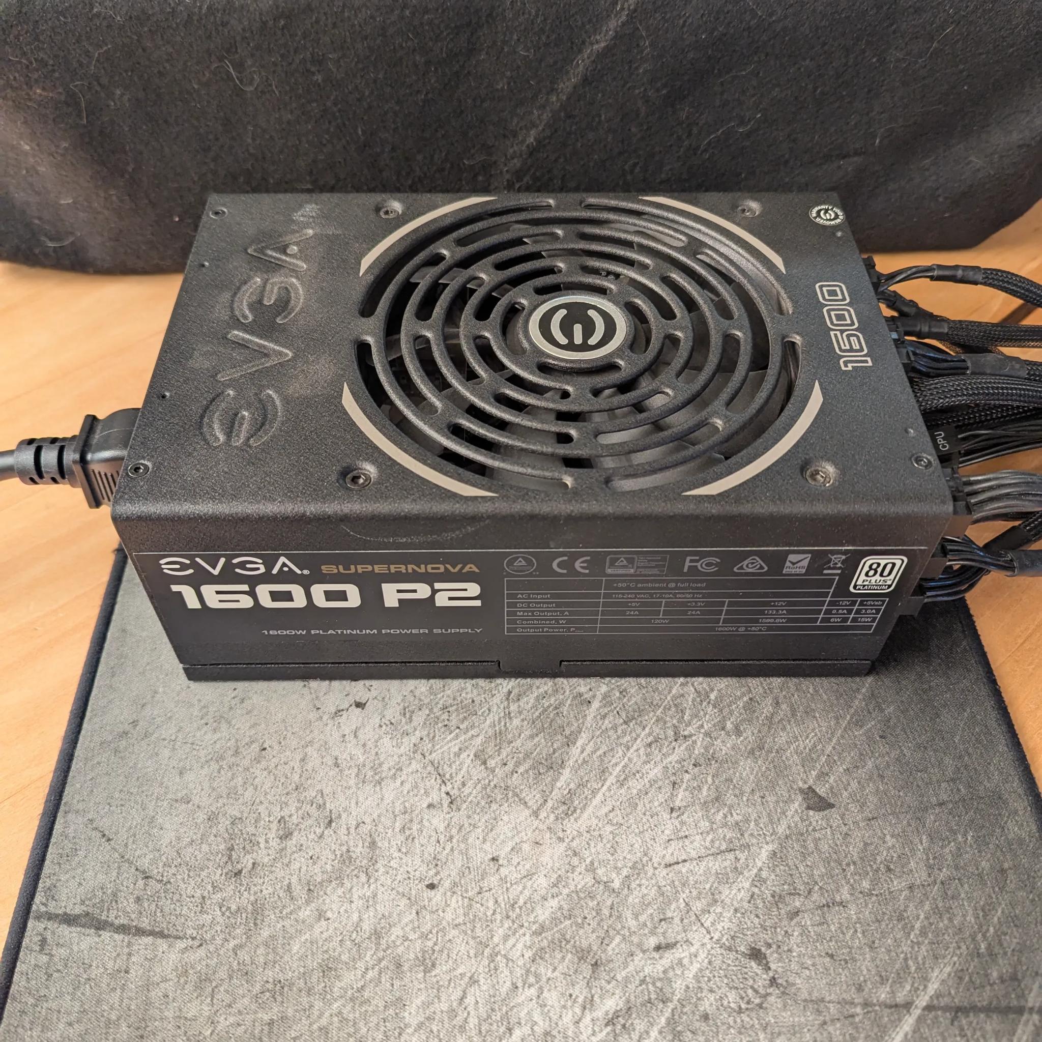 🔹 EVGA SuperNOVA 1600W P2 | Fully modular | 80+ Platinum
