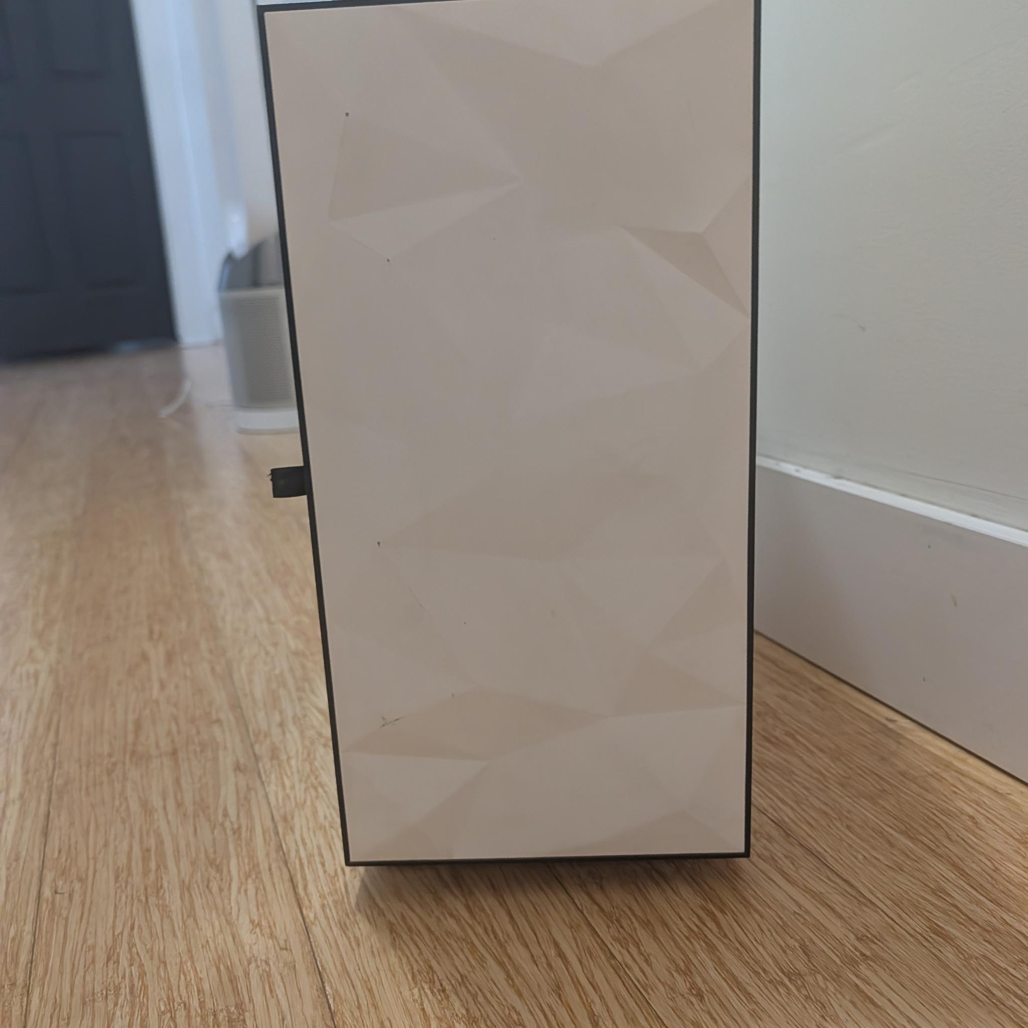 Custom White Gaming PC Build | I7 8700 | GTX 1070 | 16GB | 256GB |