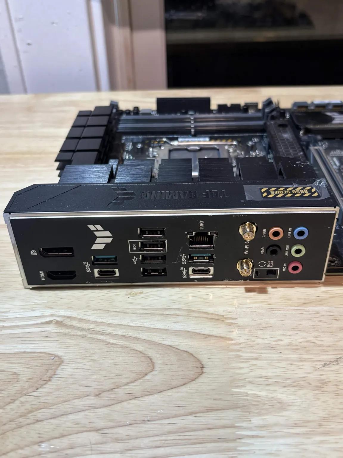 FP/NW ASUS TUF GAMING B650-PLUS WIFI