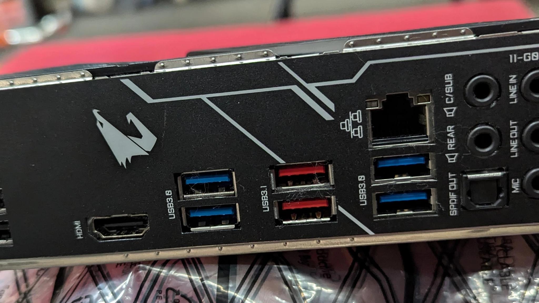 Used- Great Condition - Gigabyte Z390 Aorus Elite