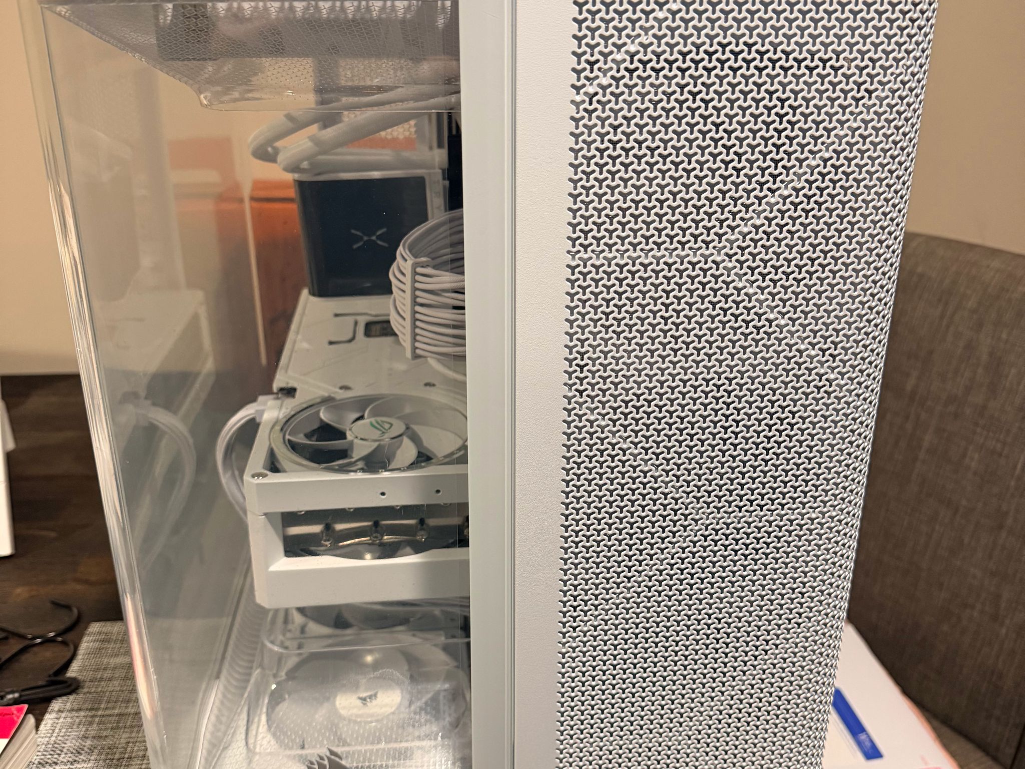 GeForce RTX 5090 Custom Gaming PC - Ryzen 7 9850X3D, 32GB RAM, 4TB NVMe SSD