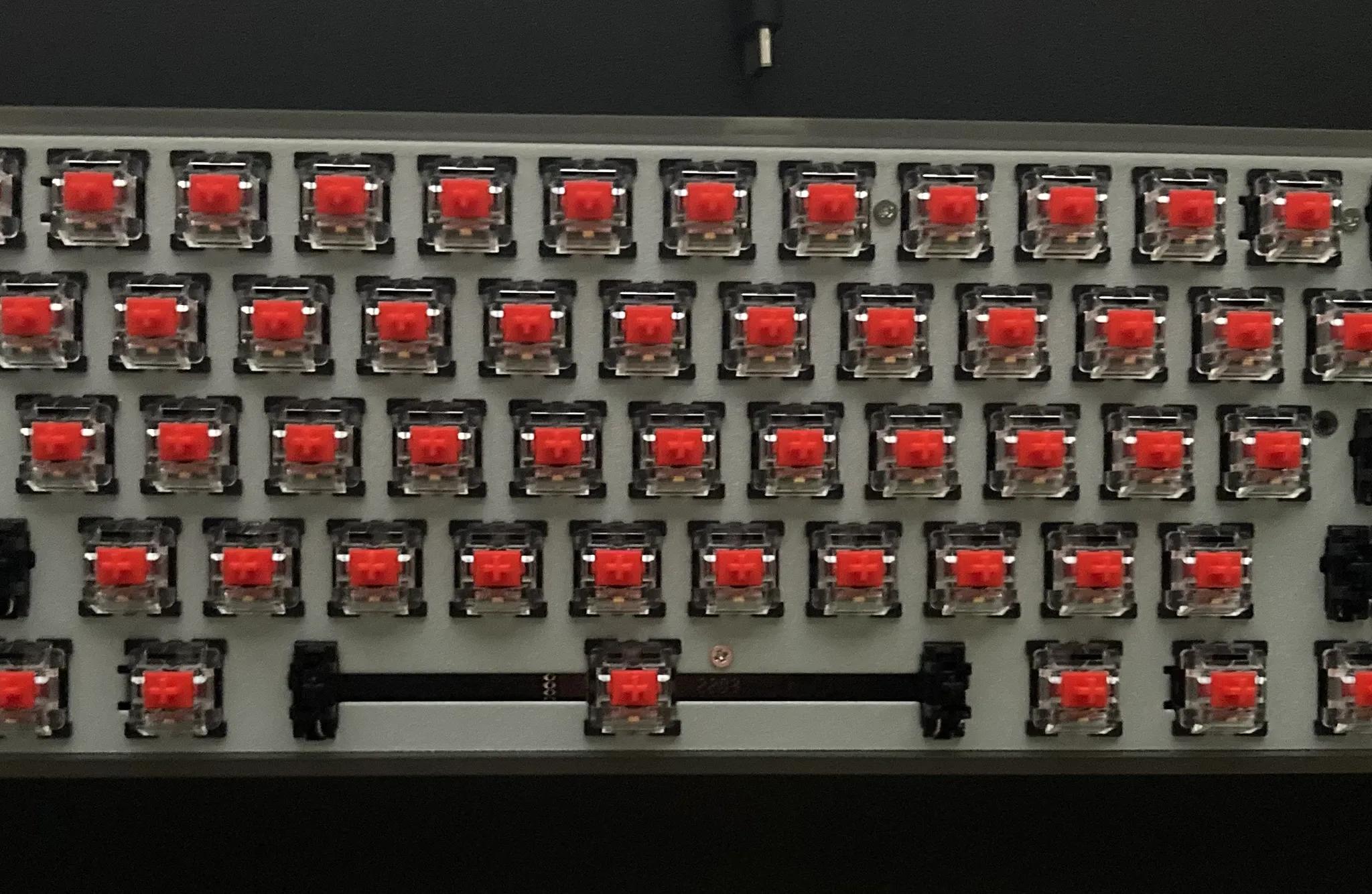 (PUDDING KEYCAPS) Gs61 Mechanical Keyboard (Transparent Bottom)