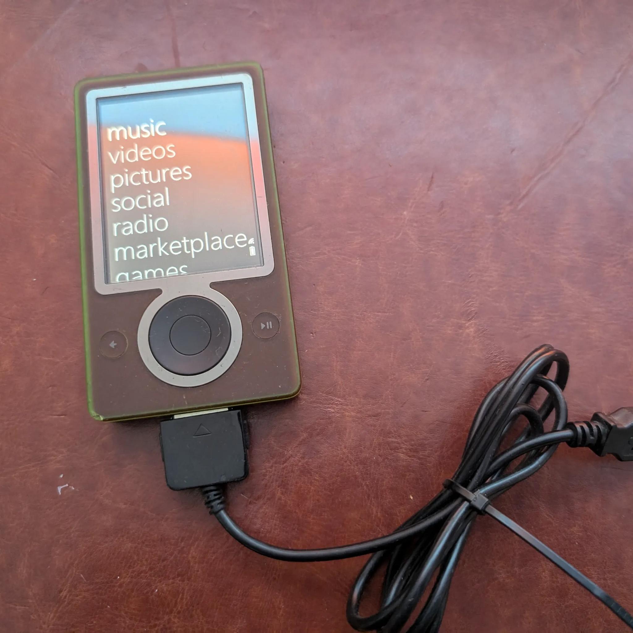 Zune Brown & Green WORKS
