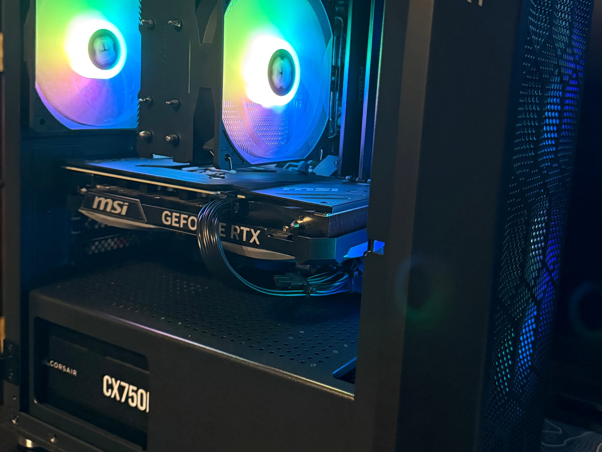 Ryzen 5 9600x|RTX 4070|1.25 SSD|32 GB DDR5 6000MT/s|aRGB - see description about SSD storage