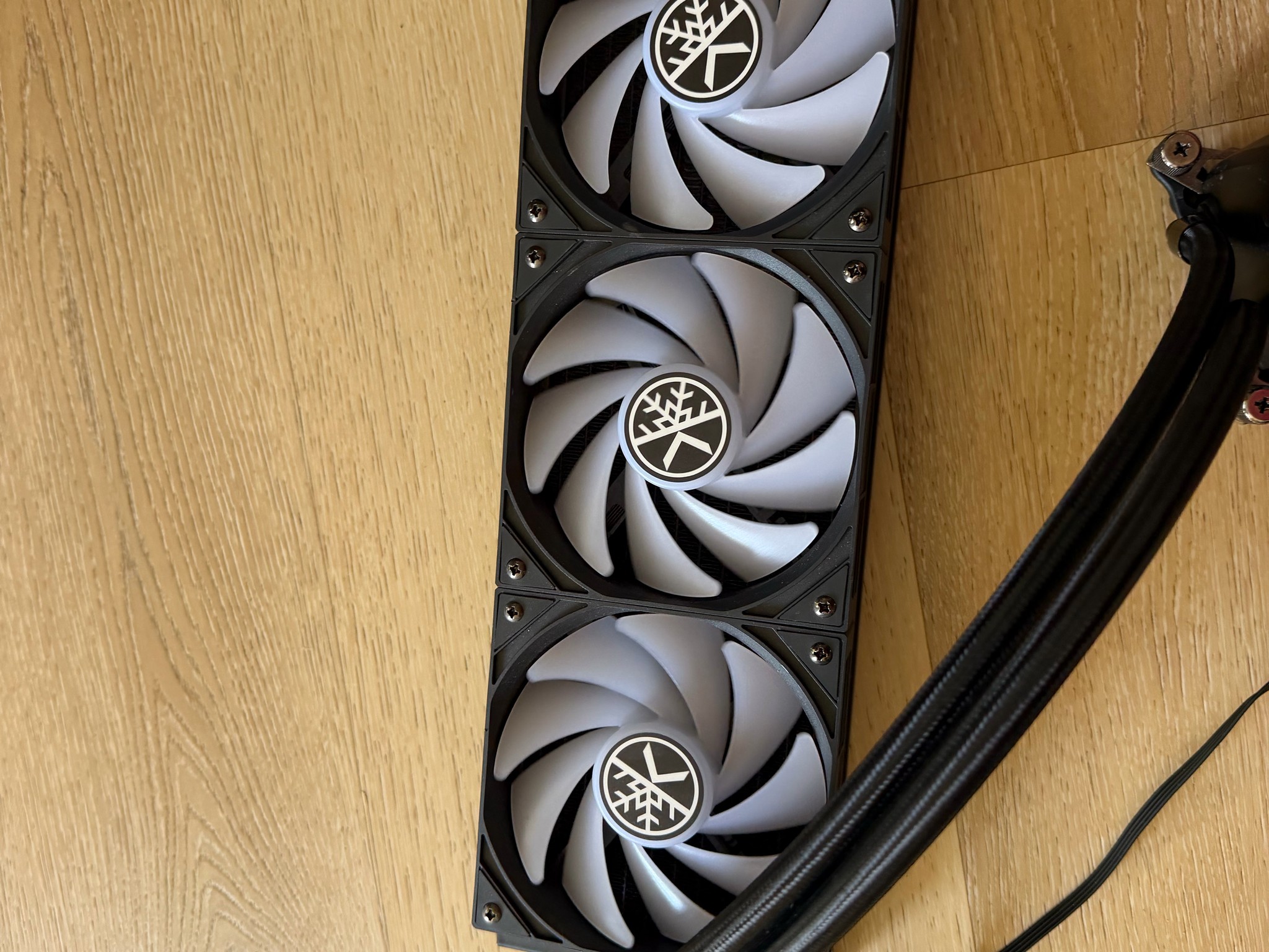 KINGCOOL ORBITTO 360mm 6.67 Curved Panel LIQUID COOLER ARGB BLACK