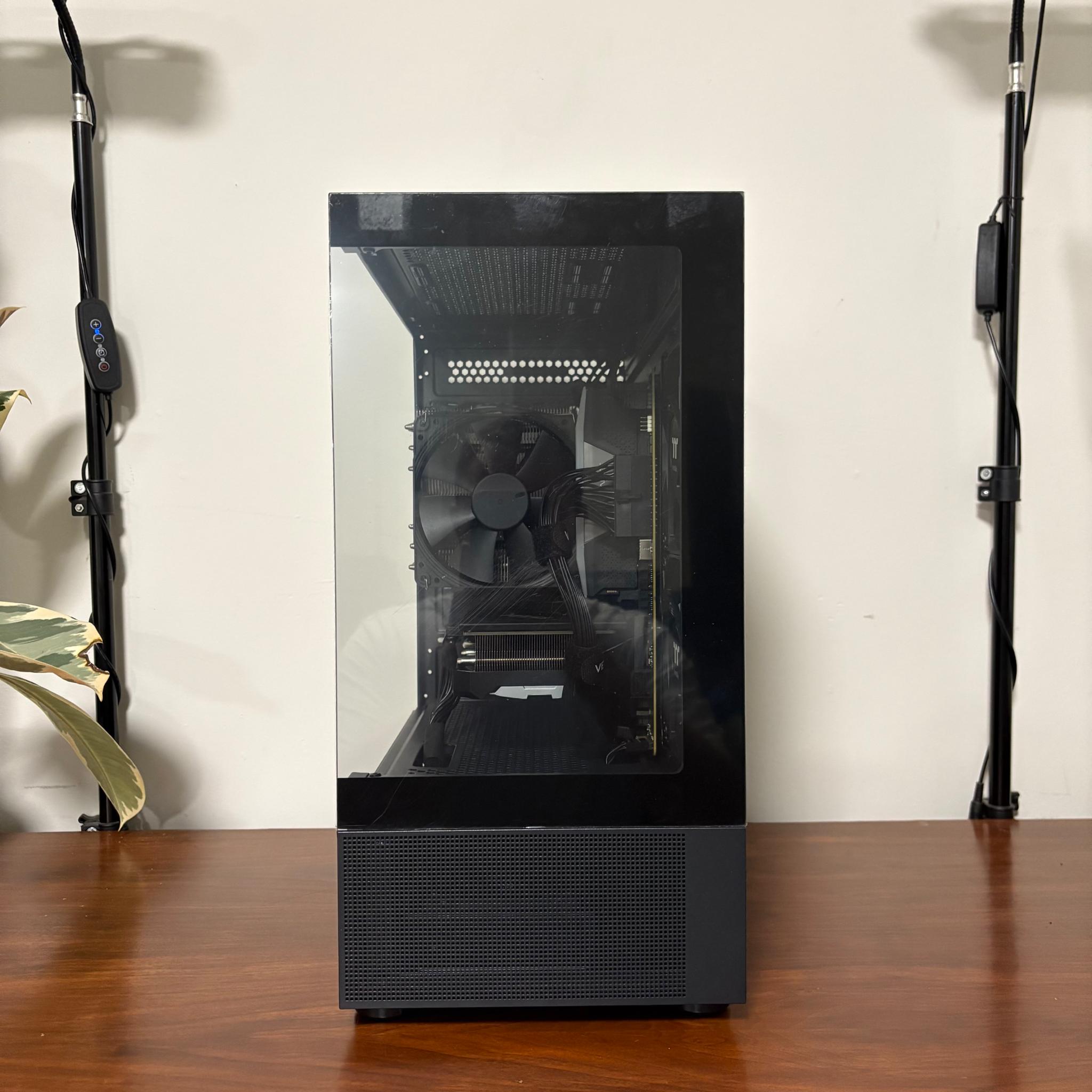 RTX 4070 TI Super | Ryzen 7 7700X | 32GB DDR4 | 1 TB SSD | 750W PSU | 3x 120mm Fan | mATX Case